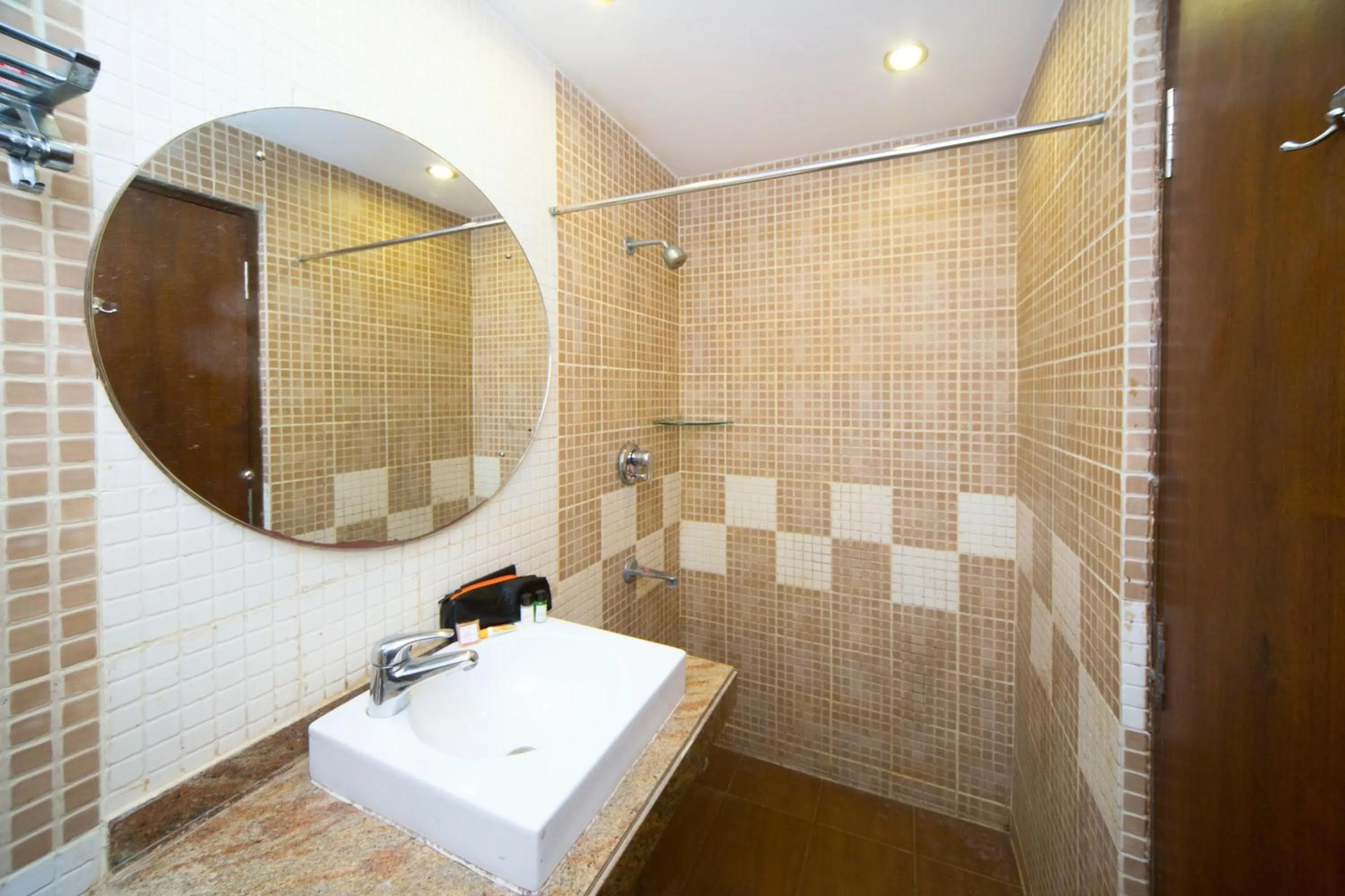 Shower in Bhammar's Inn - A Pure Veg