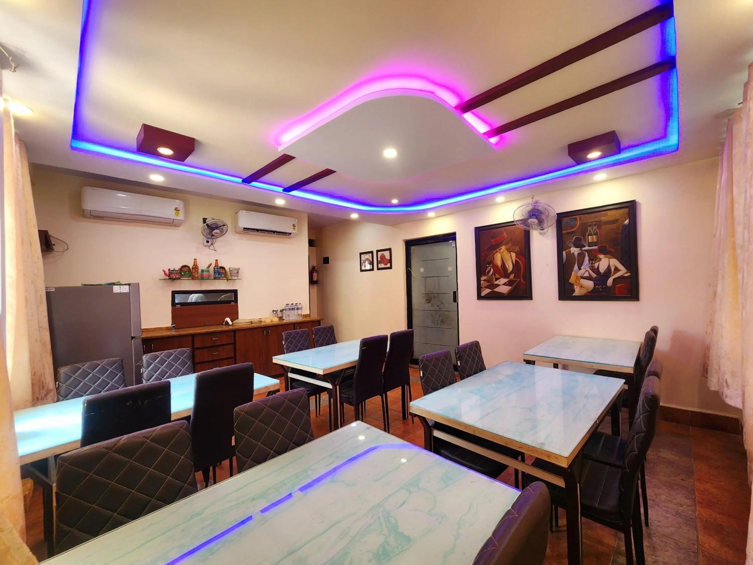 Lobby or reception in Bhammar's Inn - A Pure Veg