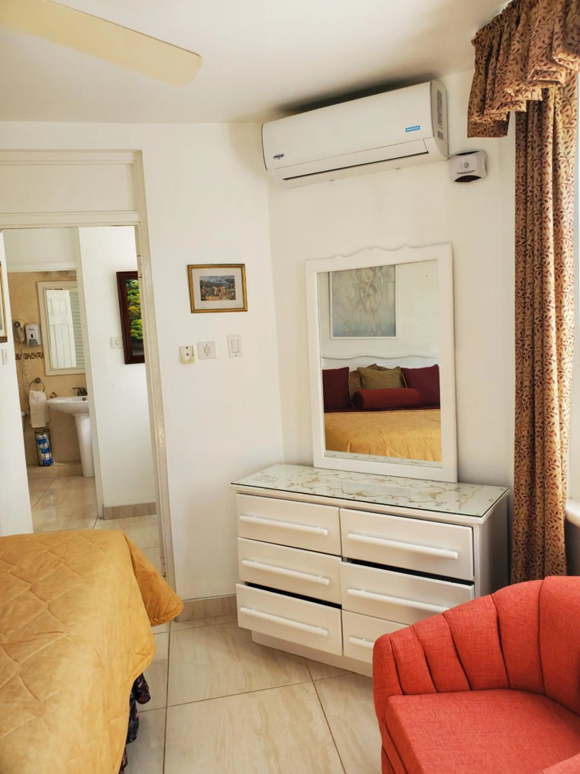 Bedroom, Bed in Sandcastles Resort, Ocho Rios