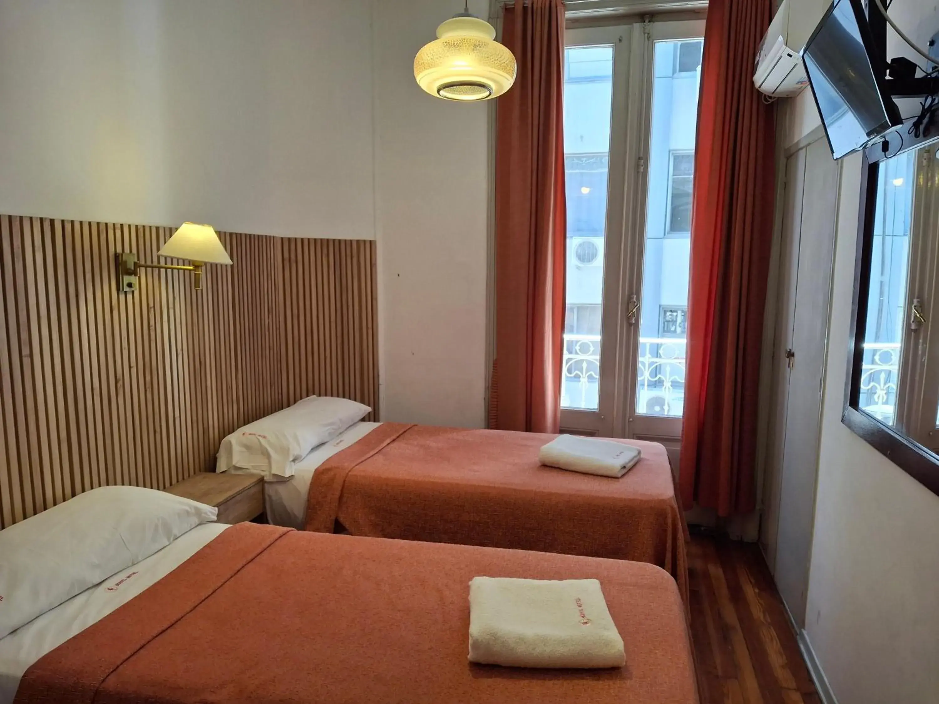 Standard Twin Room in Novel Hotel Standard Twin Room in Novel Hotel