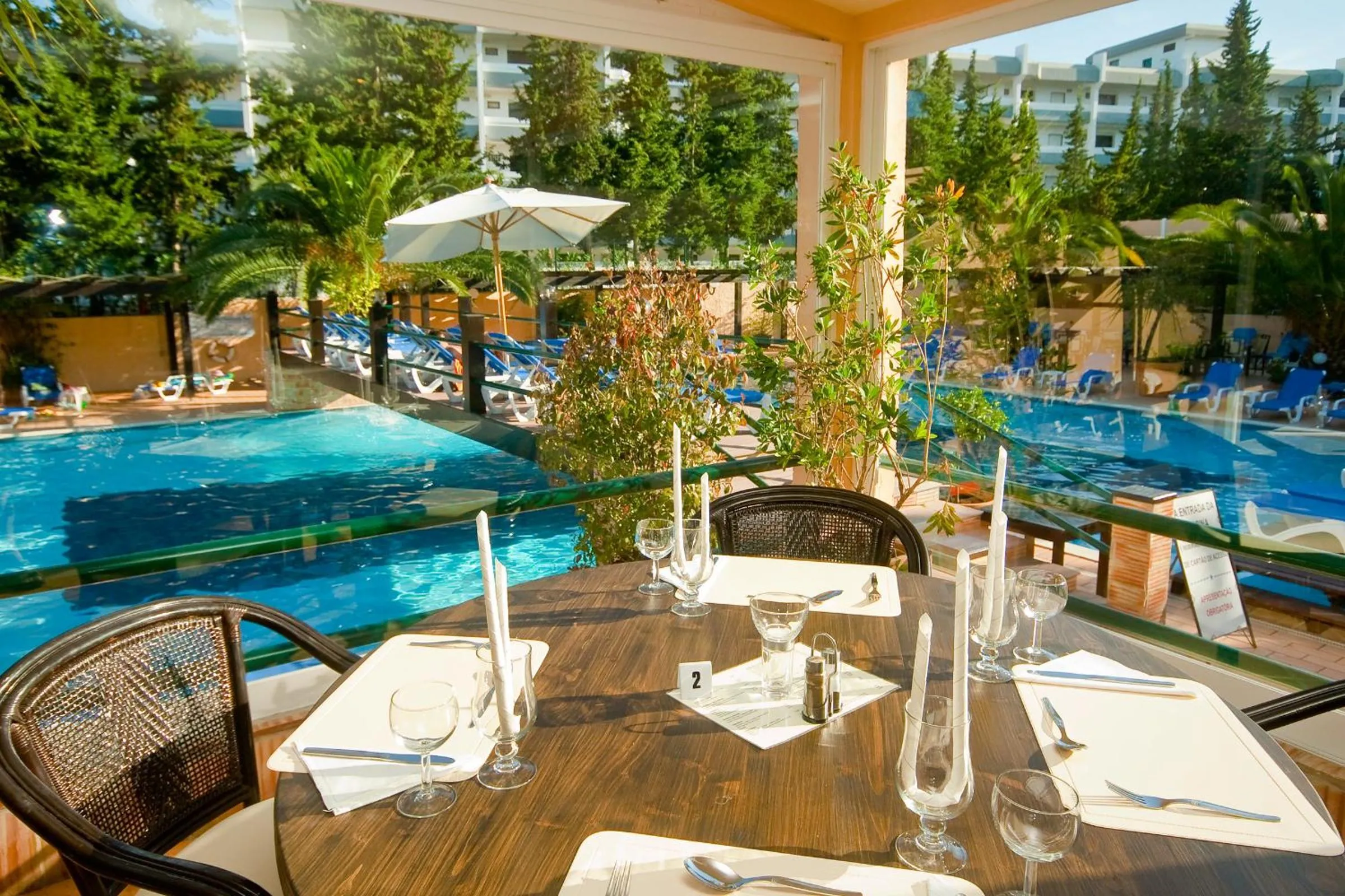 Restaurant/places to eat in Apartamentos da Balaia