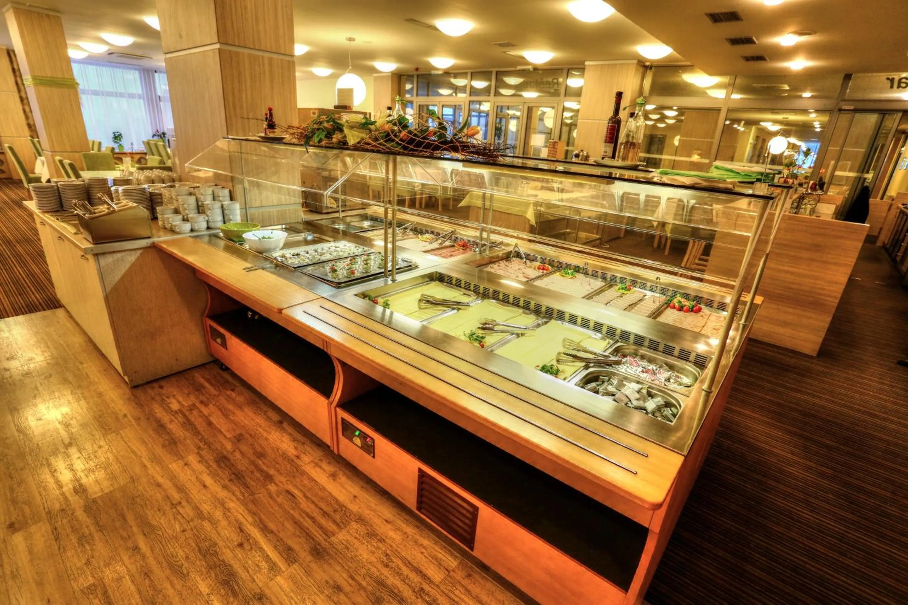 Restaurant/places to eat in Hotel SOREA TRIGAN