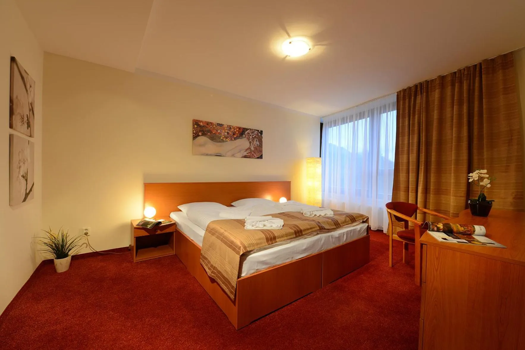 Bed in Hotel SOREA TRIGAN