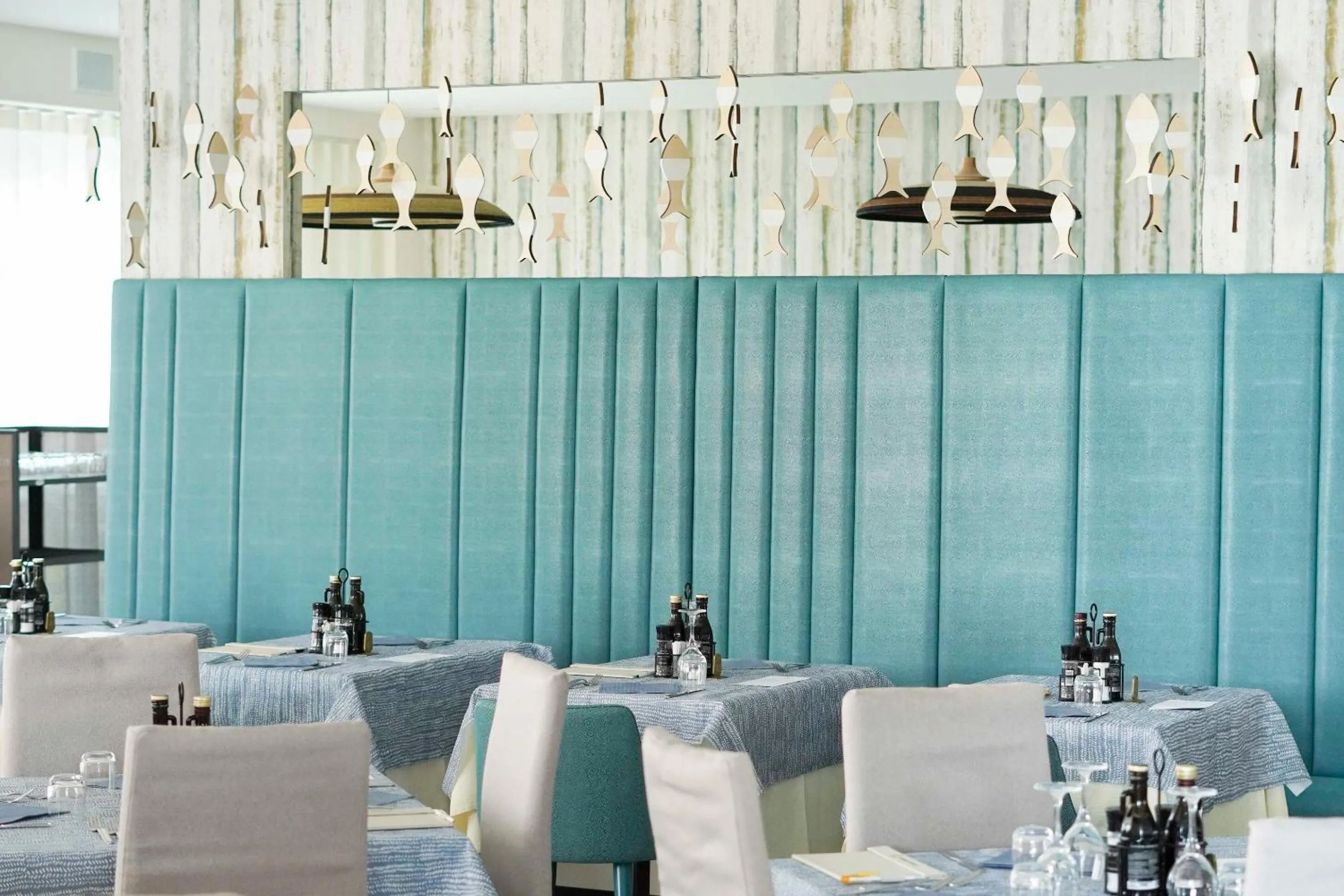 Restaurant/places to eat in Junior Family Hotel