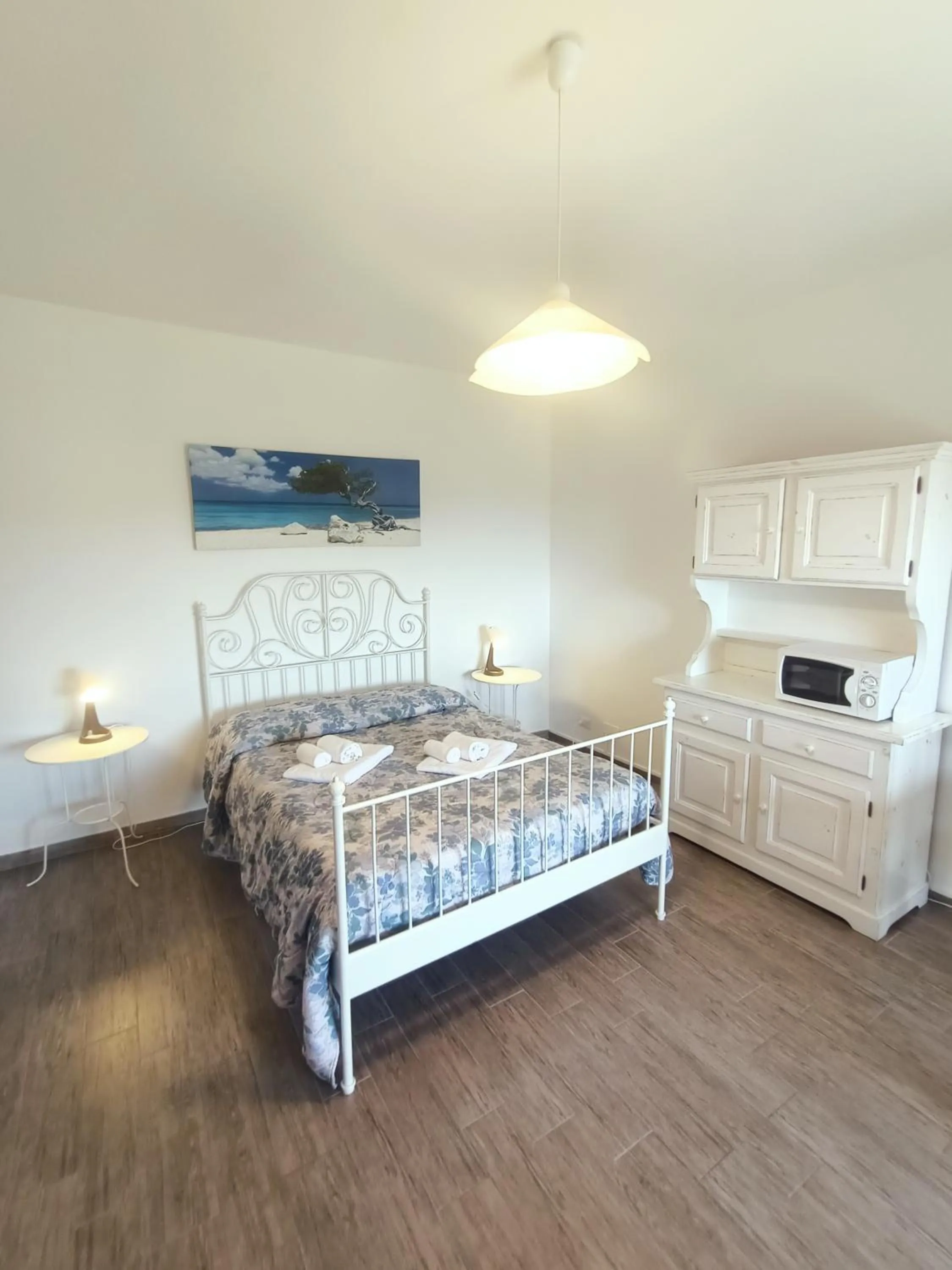 Photo of the whole room, Bed in Residence La Meridiana