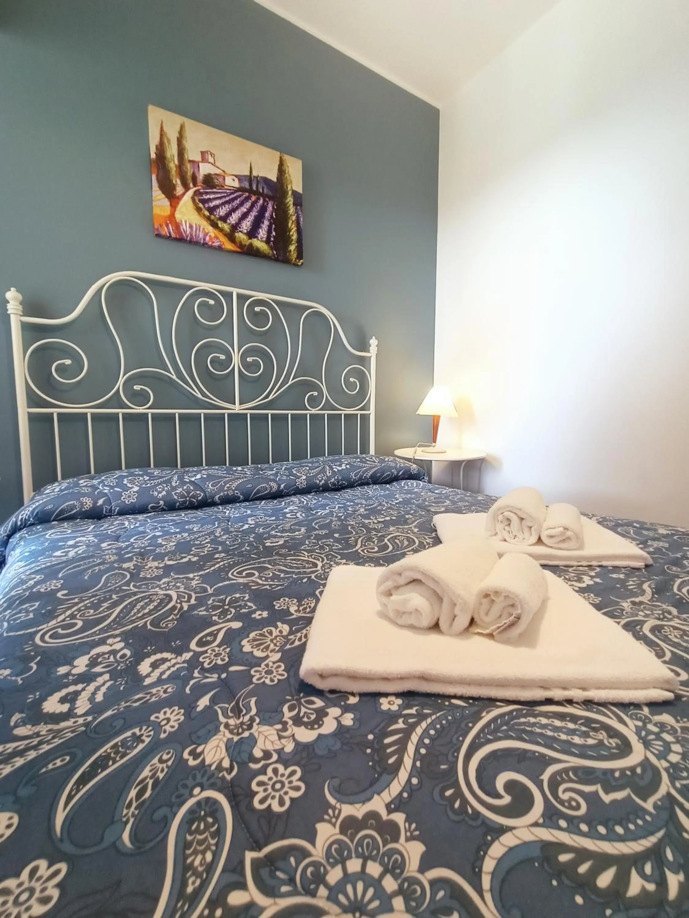 Photo of the whole room, Bed in Residence La Meridiana