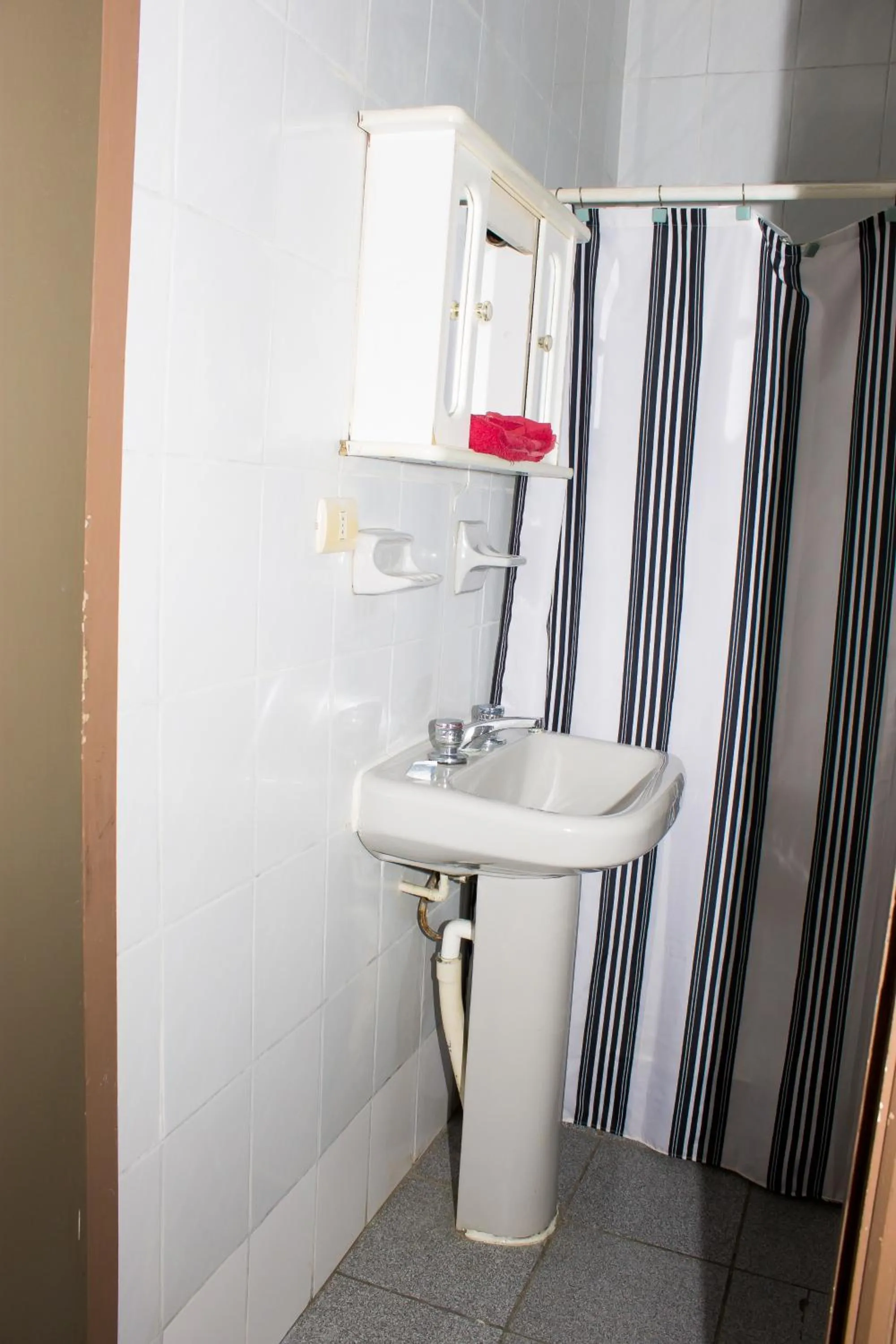 Bathroom in Hostal Residencia Blest Gana