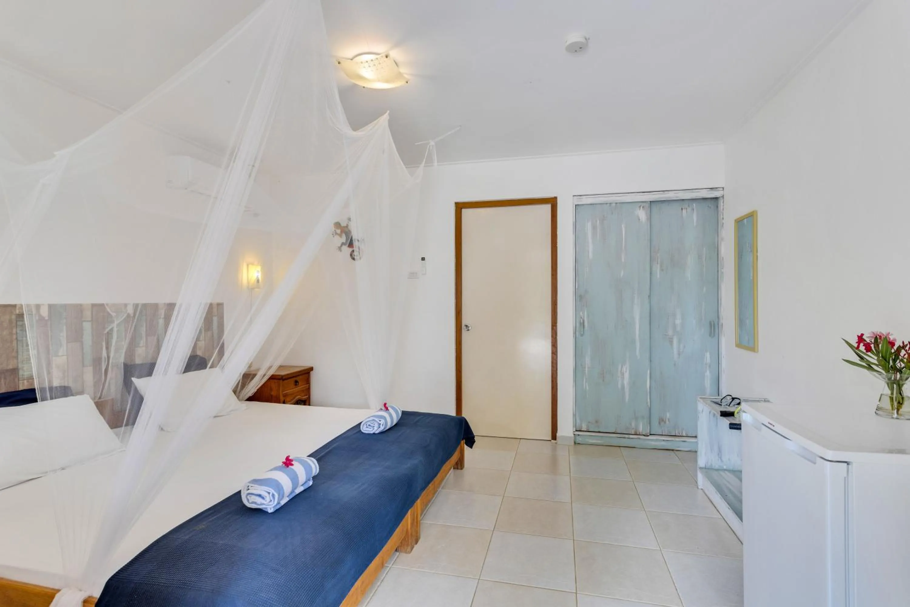 Bedroom, Bed in Tropical Divers Resort