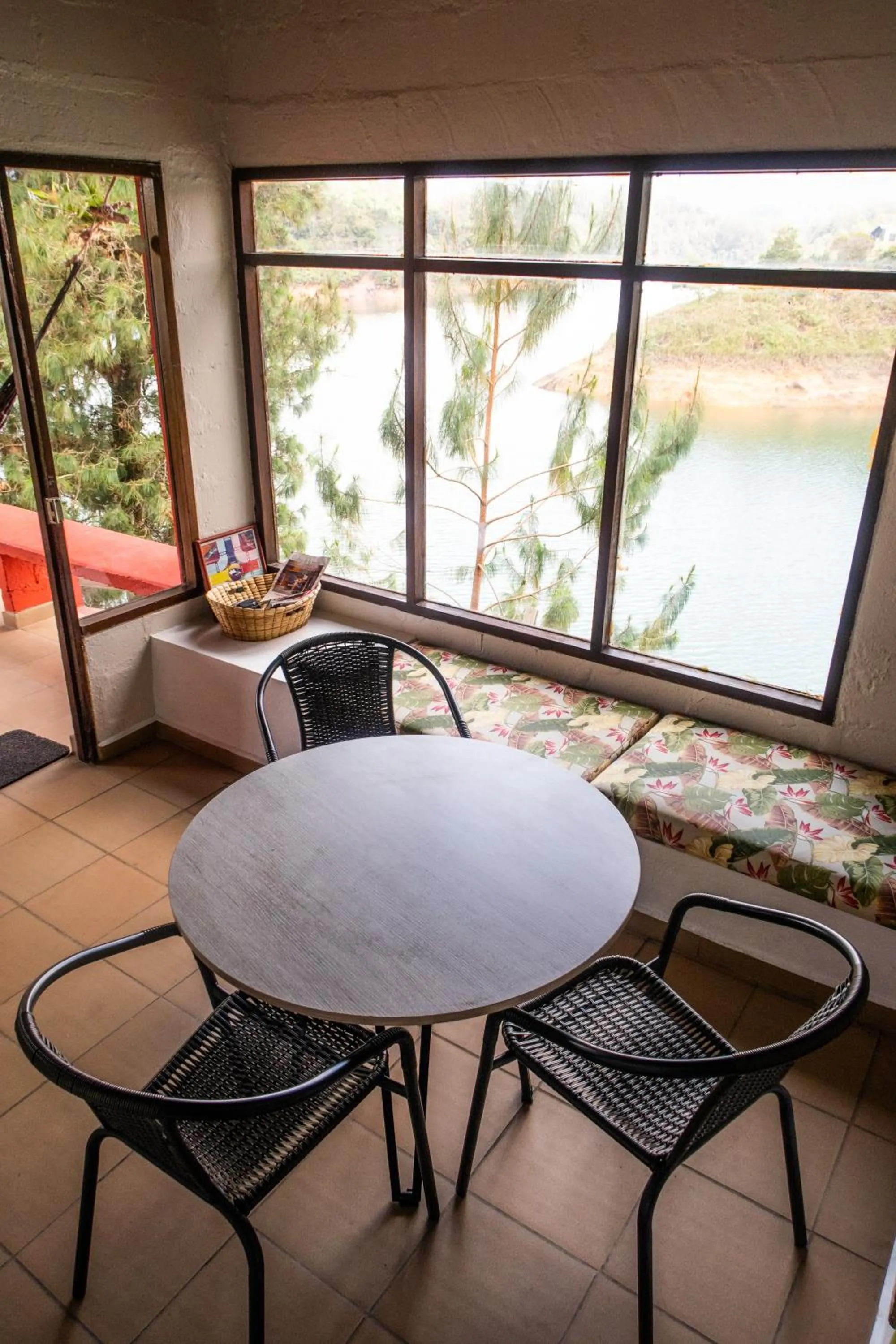 Living room in Ecolodge Bahia del Peñón