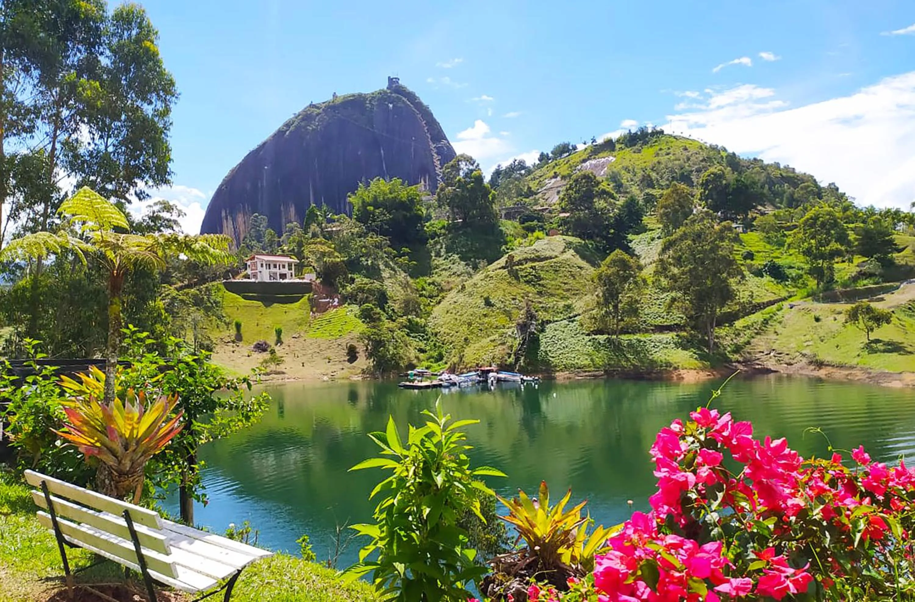 Property building in Ecolodge Bahia del Peñón