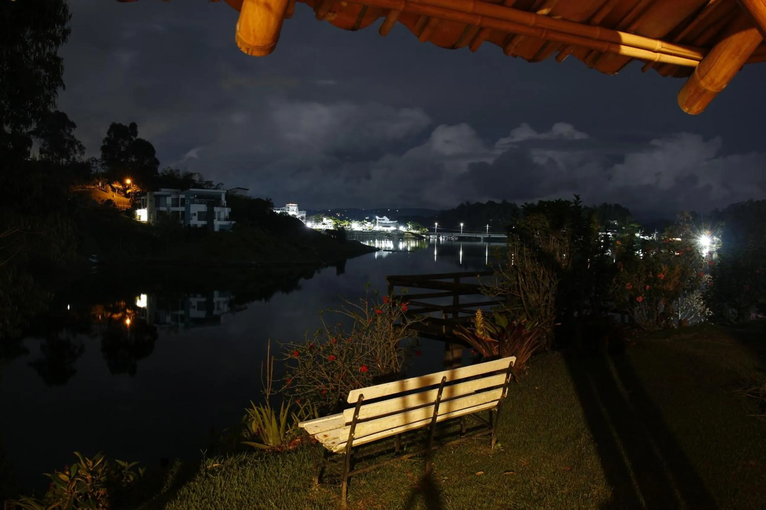 Night in Ecolodge Bahia del Peñón
