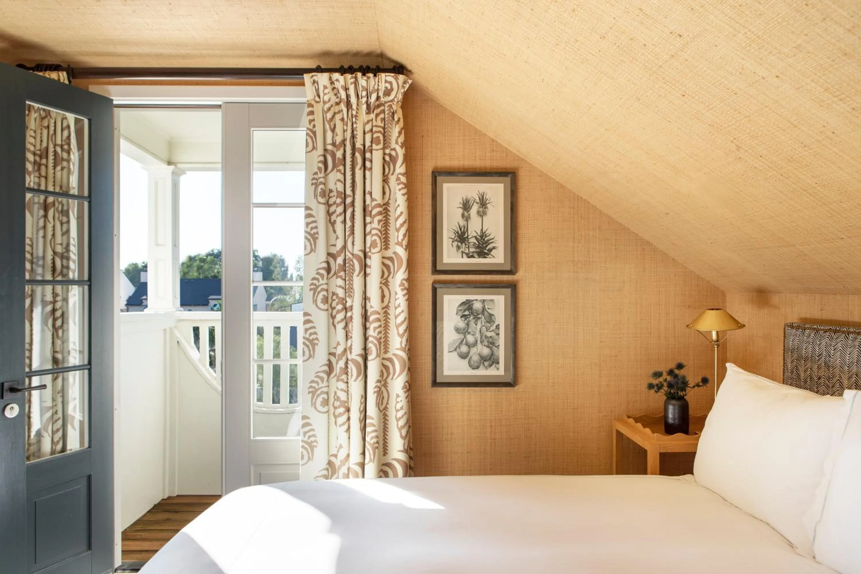 Bed in Hotel 850 SVB, West Hollywood, a Member of Design Hotels