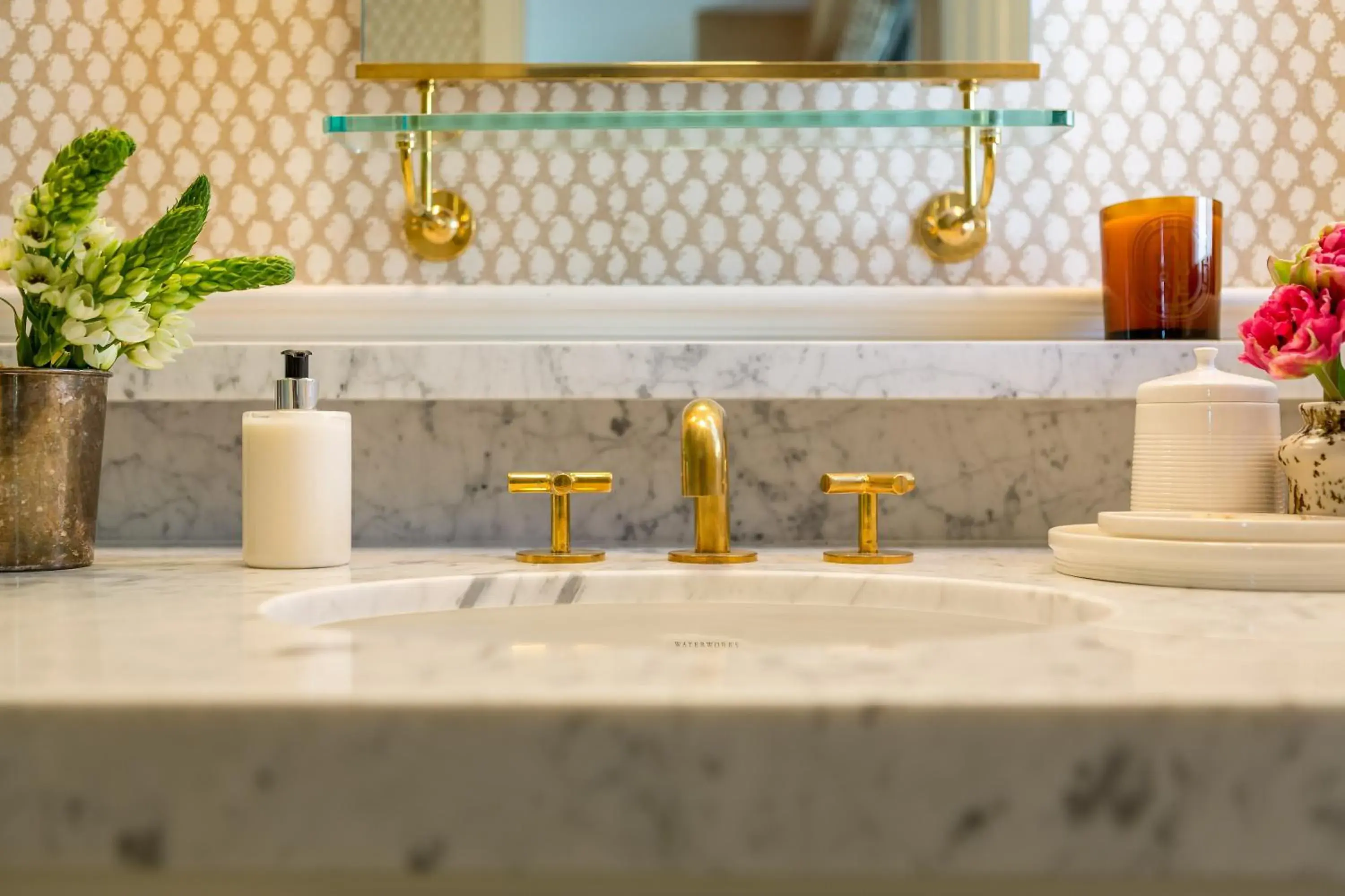 Superior Queen Room in Hotel 850 SVB, West Hollywood, a Member of Design Hotels Superior Queen Room in Hotel 850 SVB, West Hollywood, a Member of Design Hotels