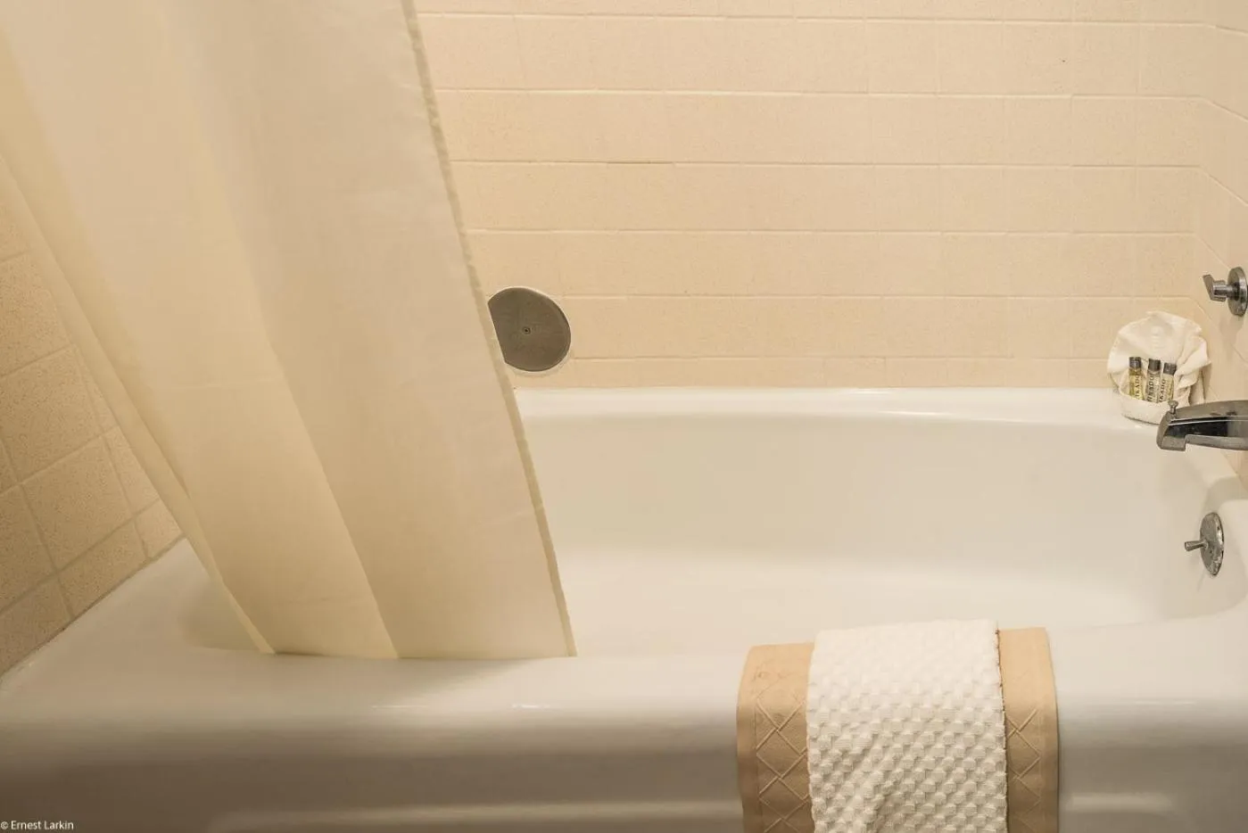 Bathroom in Townsend River Breeze Inn