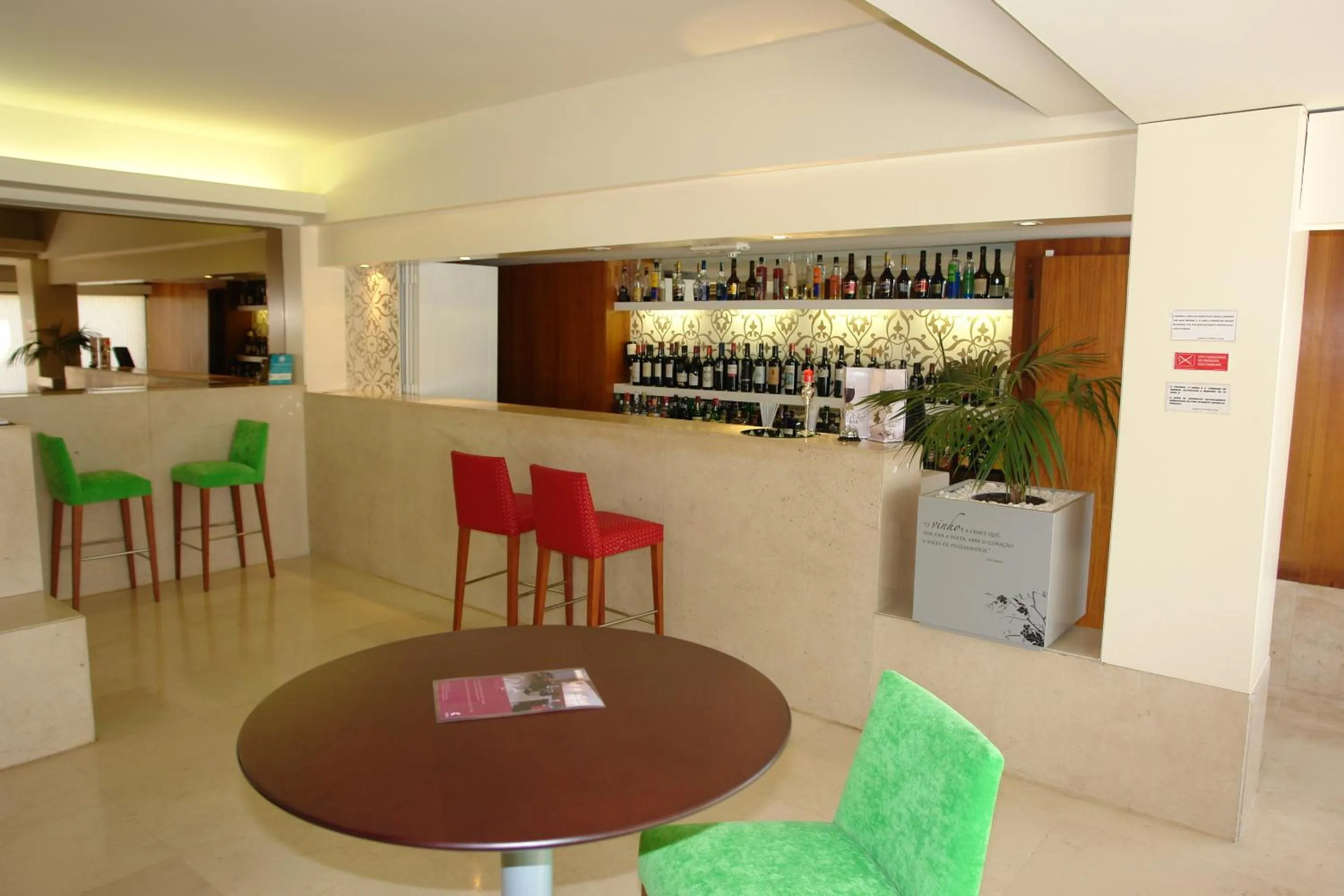 Lounge or bar in Hotel Eurosol Leiria & Jardim