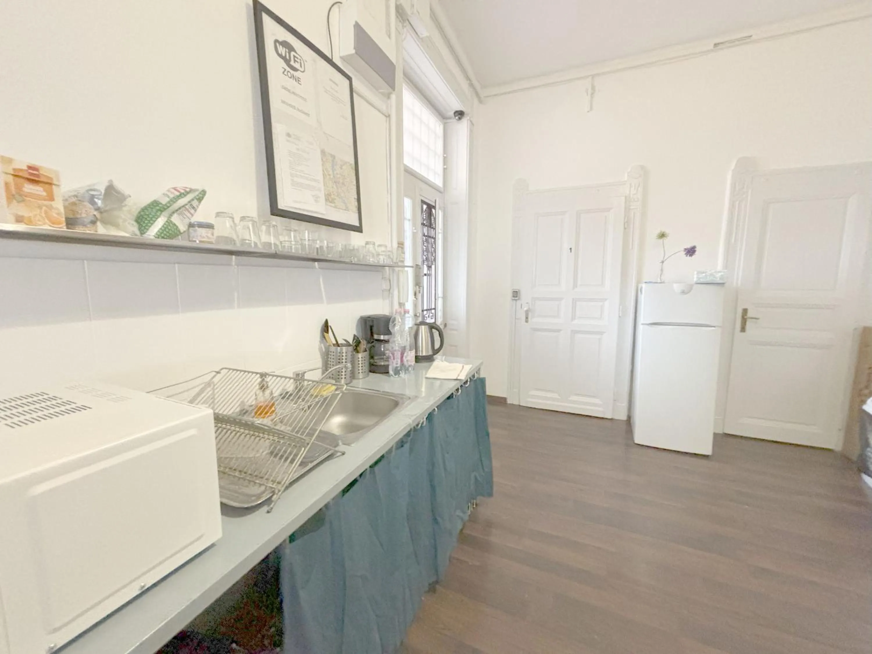 Kitchen or kitchenette in Artist Guest House