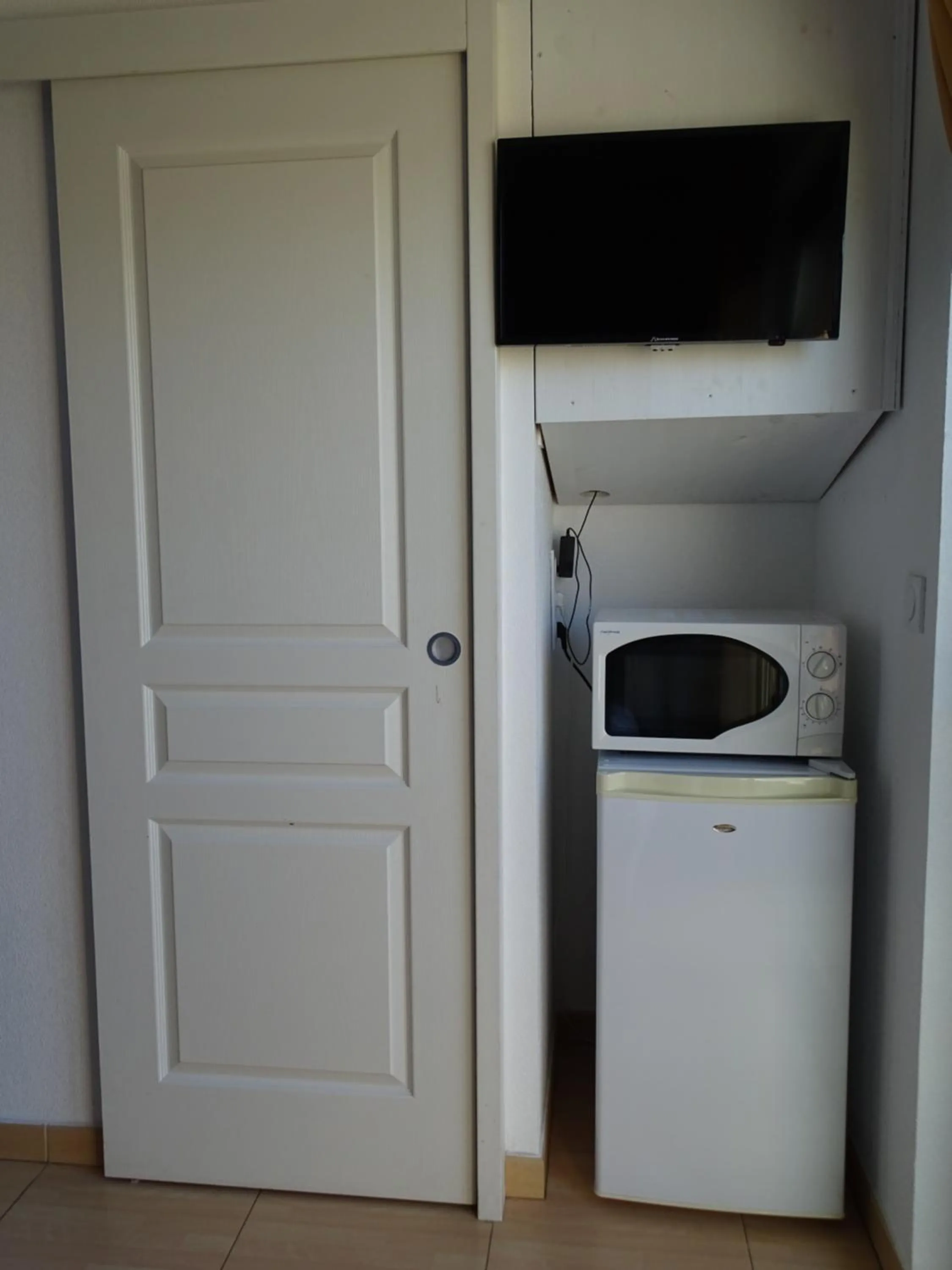 TV and multimedia in Hôtel Acajou