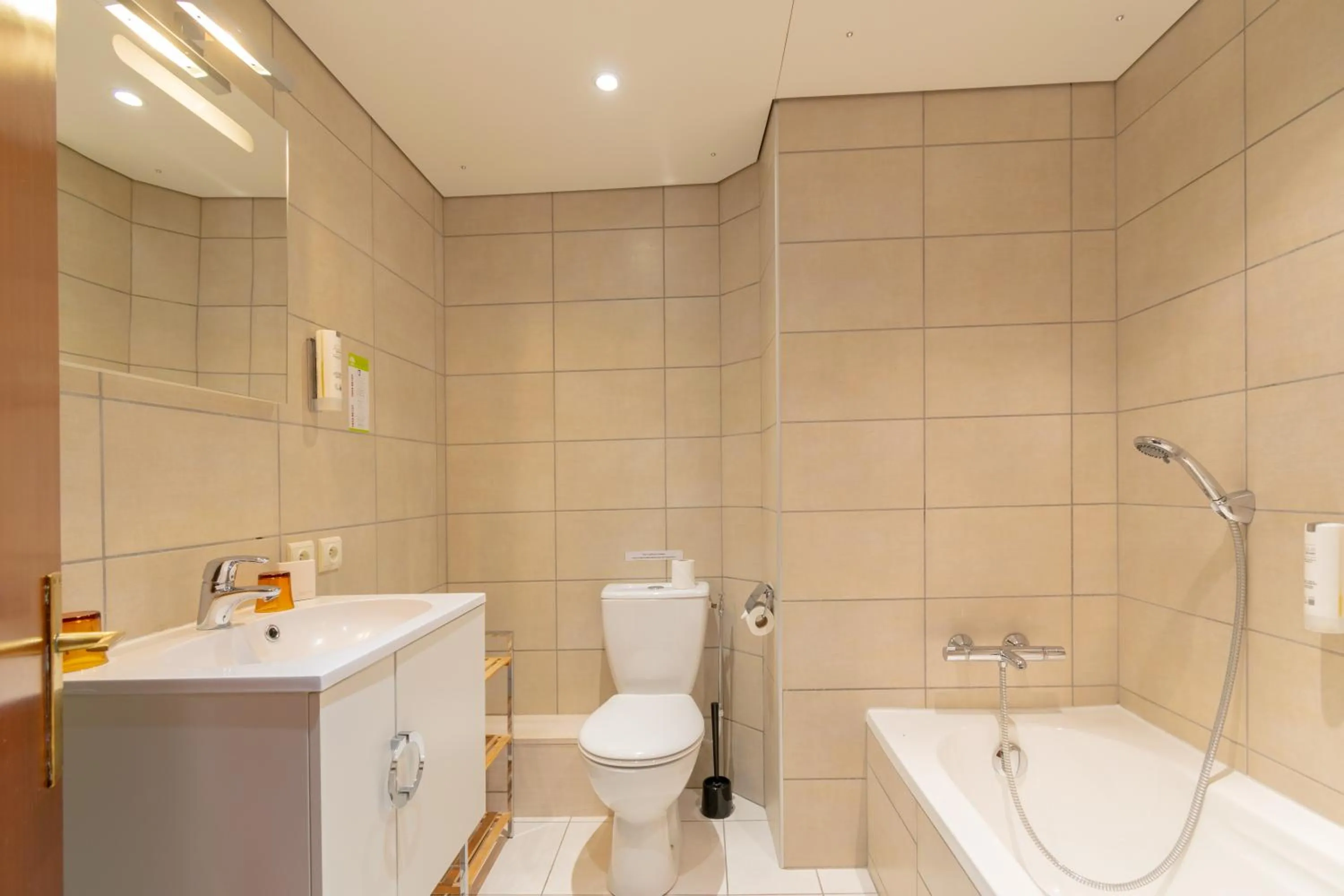 Bathroom in Hôtel-Restaurant Le Lac