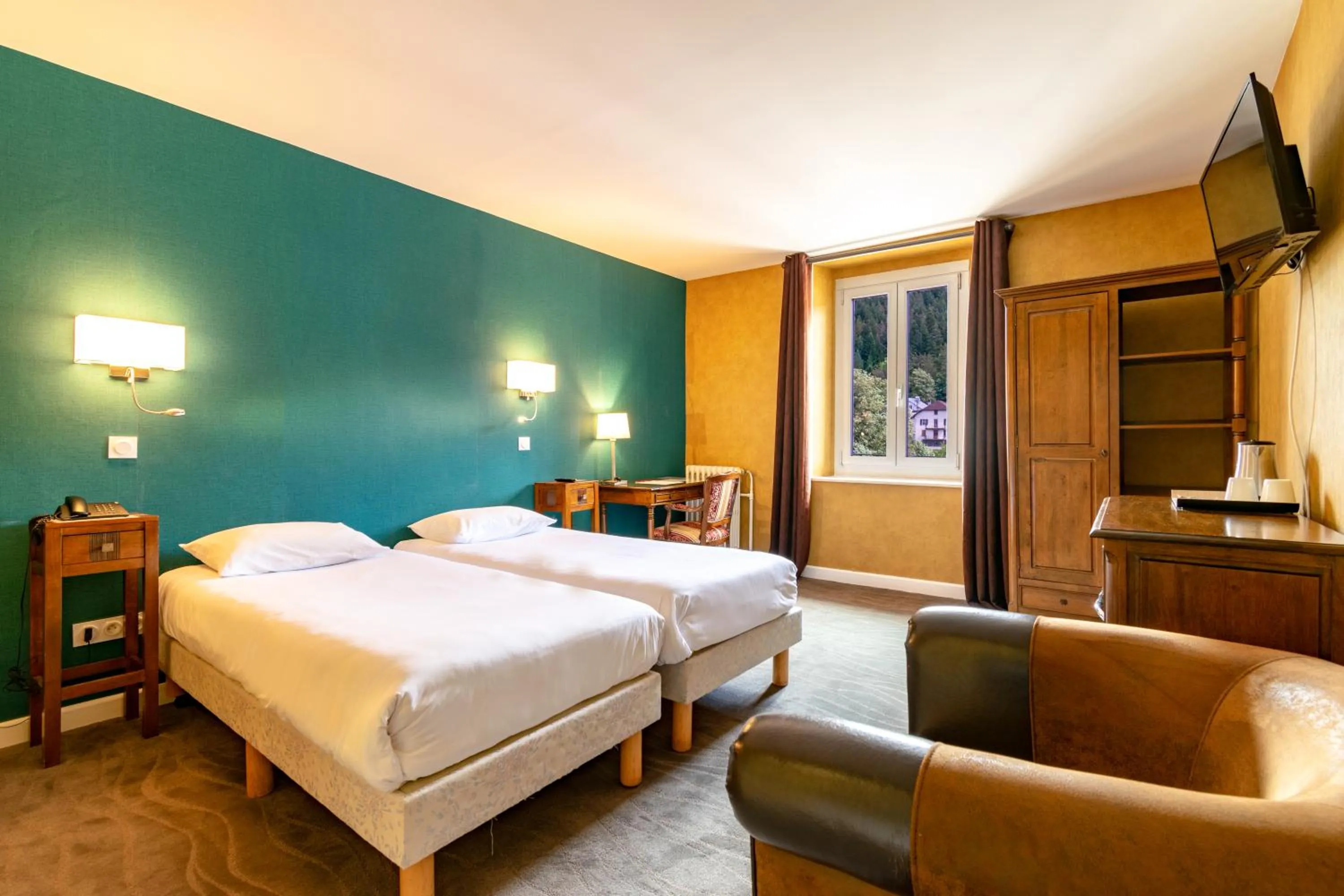 Photo of the whole room, Bed in Hôtel-Restaurant Le Lac