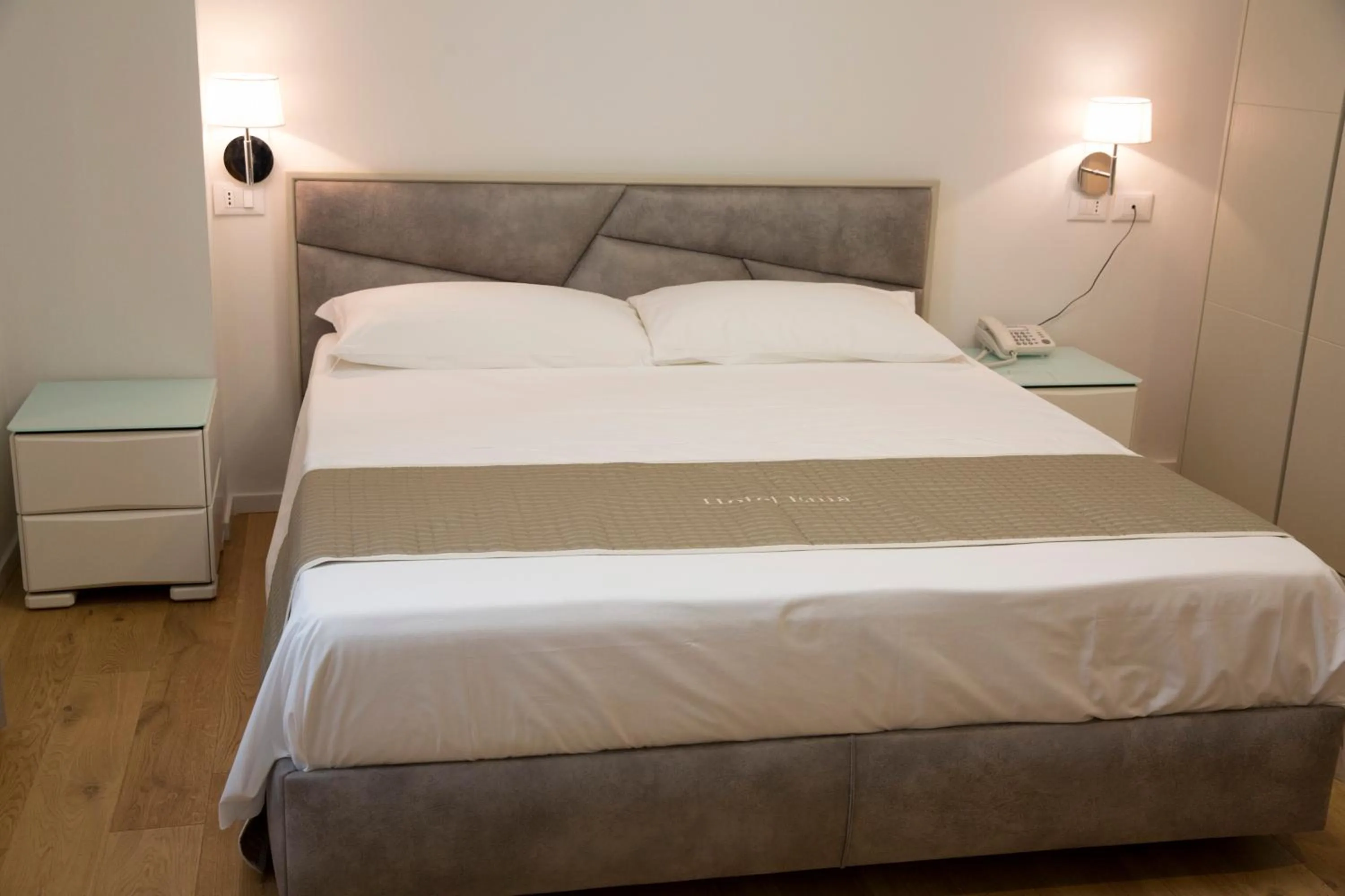 Bed in Boutique Hotel Enia