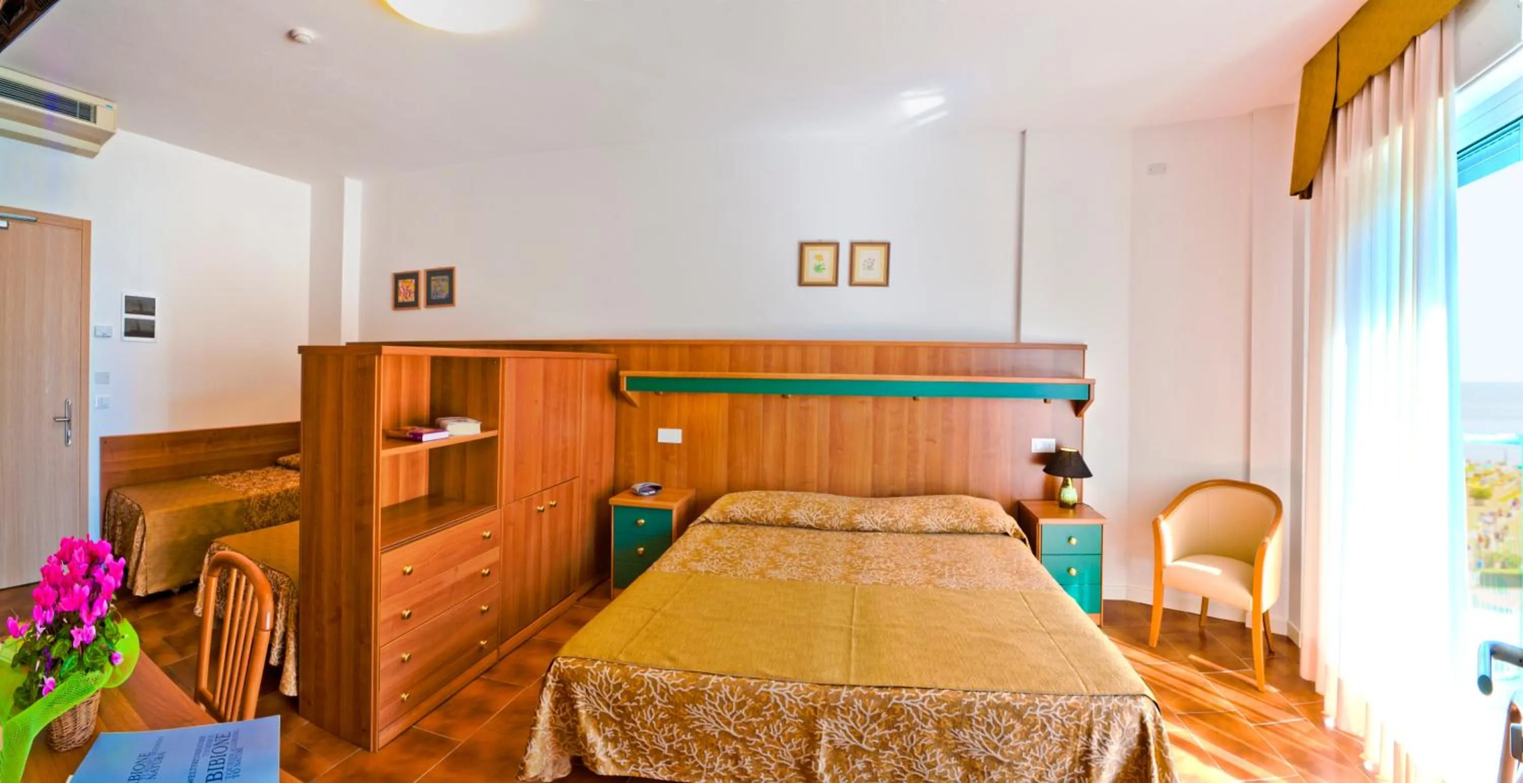 Bedroom, Bed in Hotel Gimm