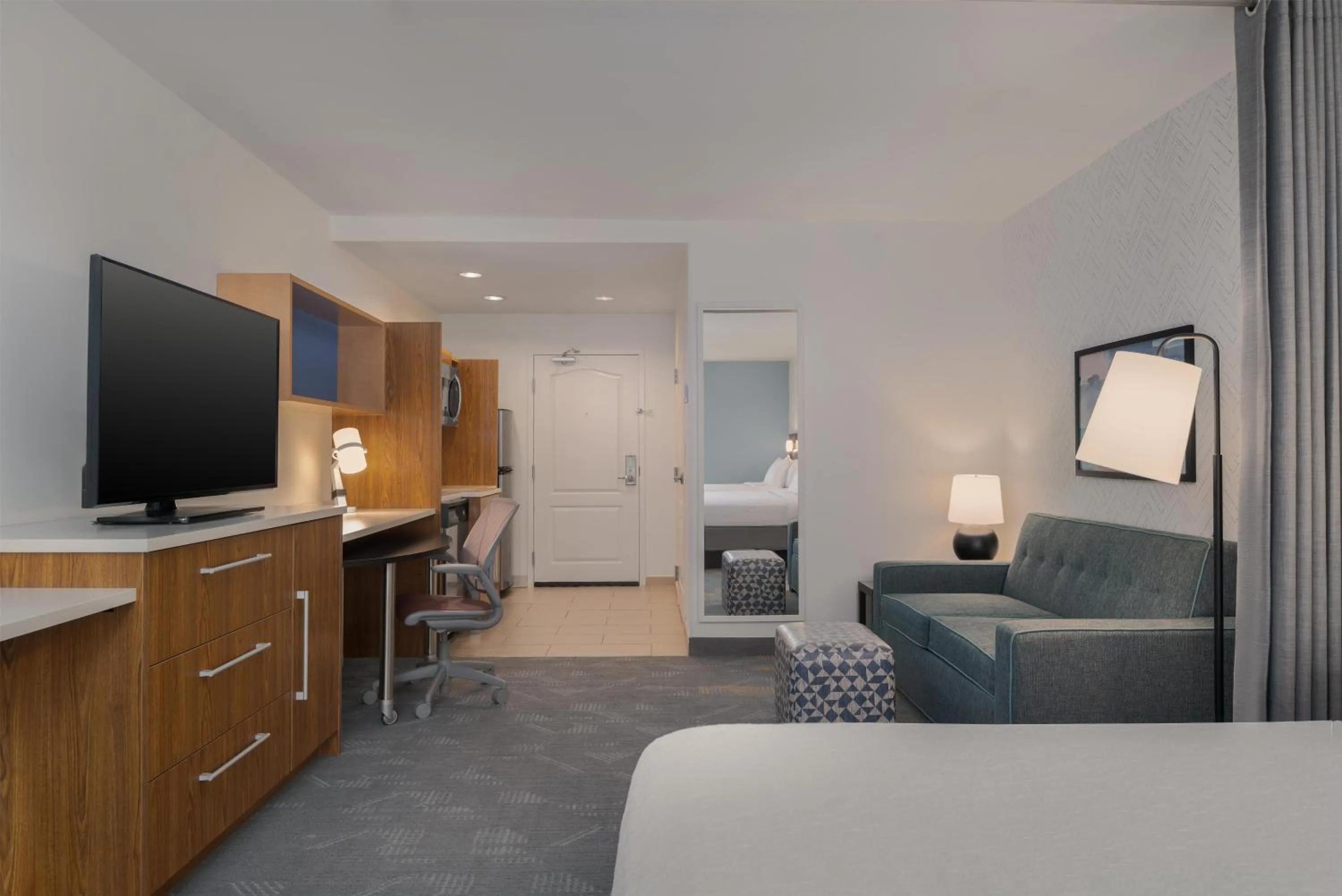 Bed in Home2 Suites by Hilton Biloxi/North/D'Iberville