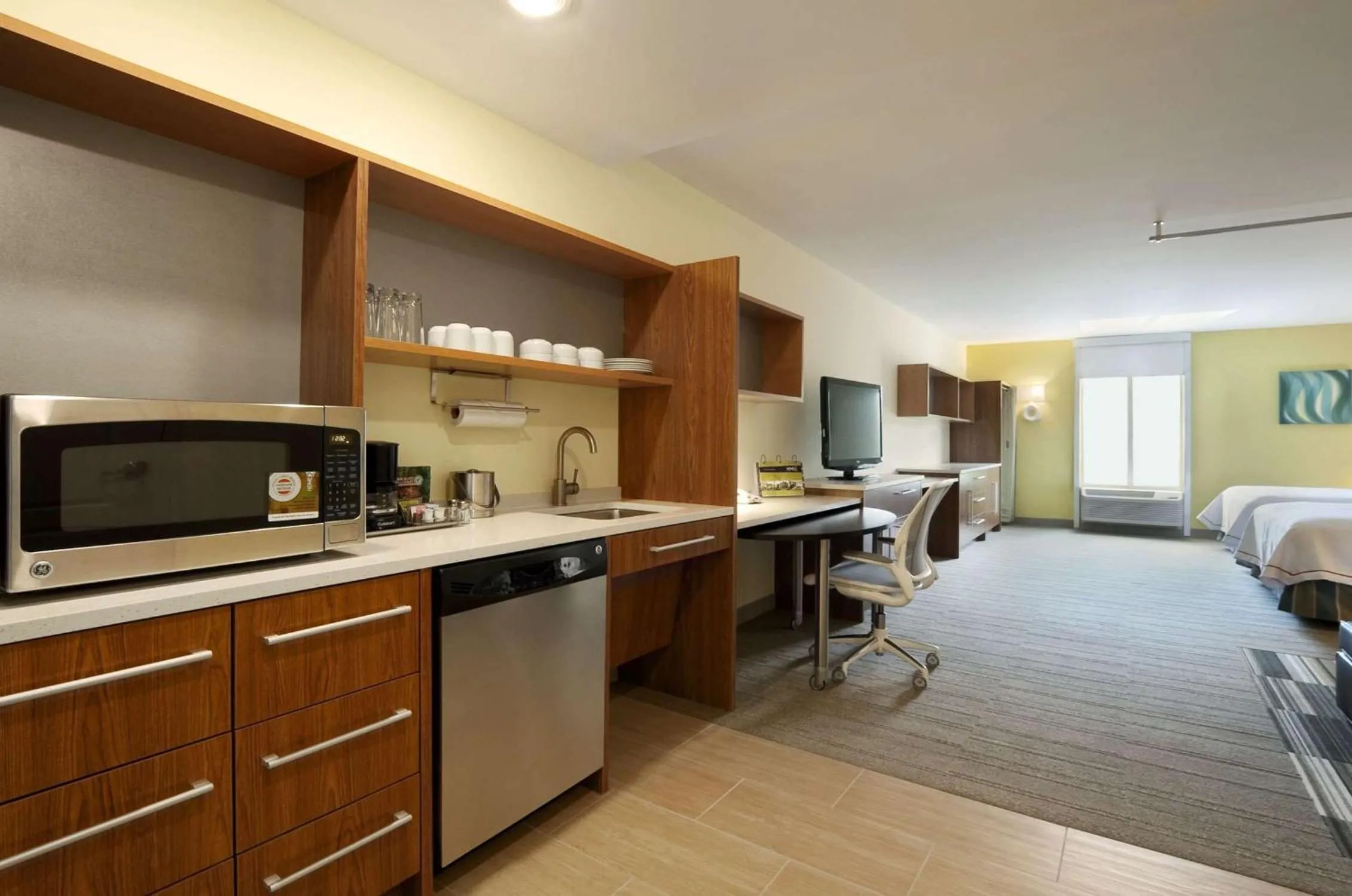 Kitchen or kitchenette, Bed in Home2 Suites by Hilton Biloxi/North/D'Iberville