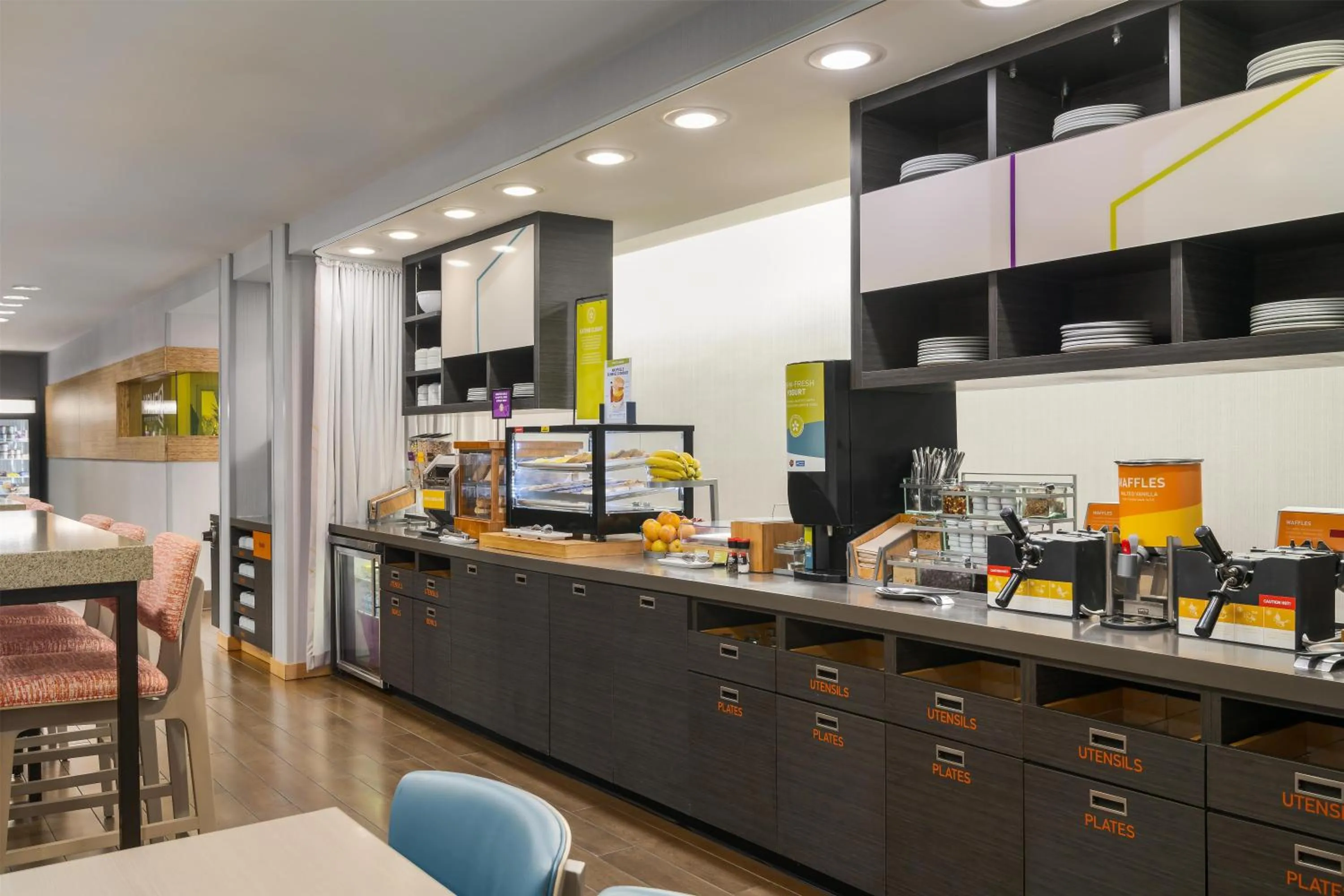 Breakfast in Home2 Suites by Hilton Biloxi/North/D'Iberville