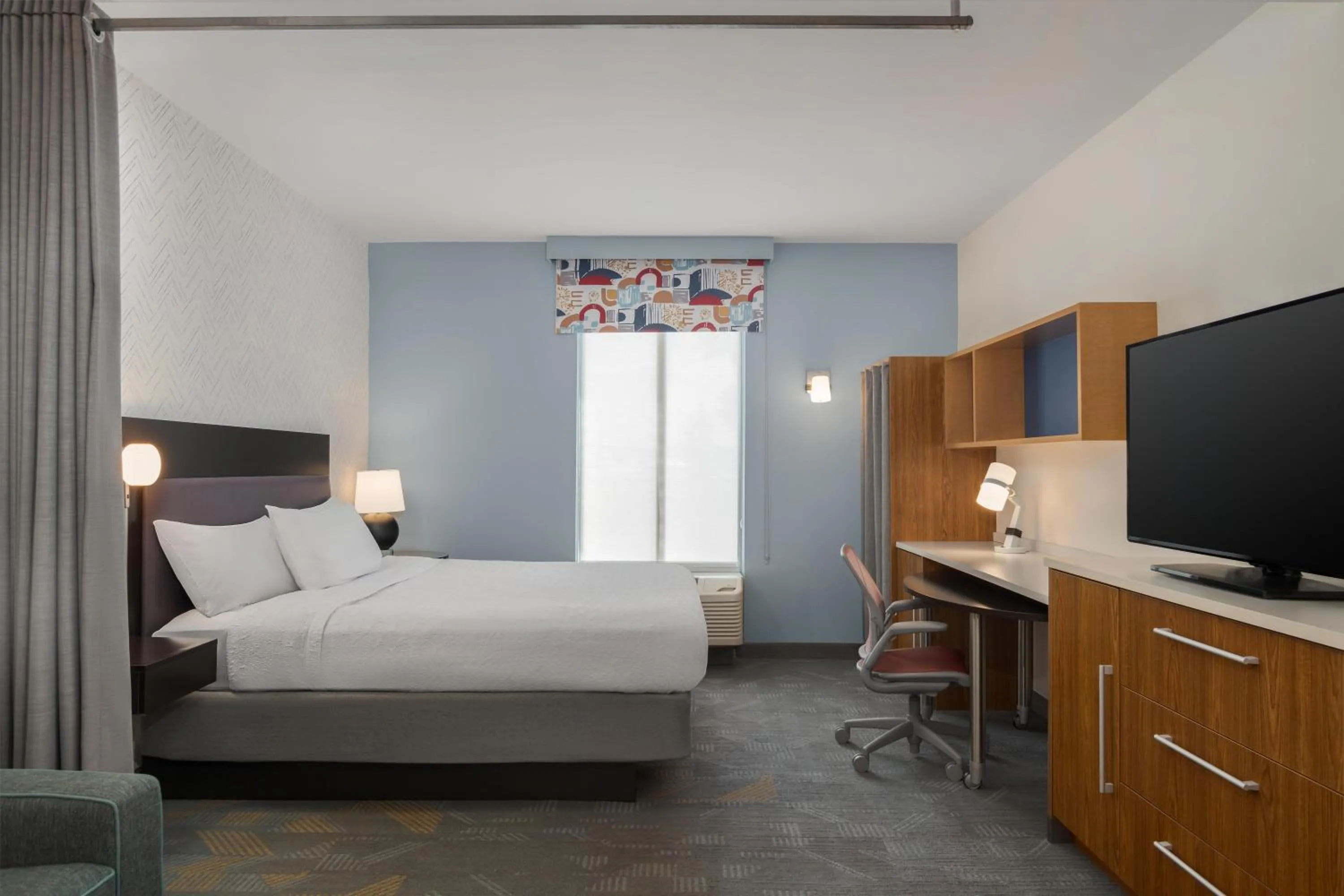 Bed in Home2 Suites by Hilton Biloxi/North/D'Iberville