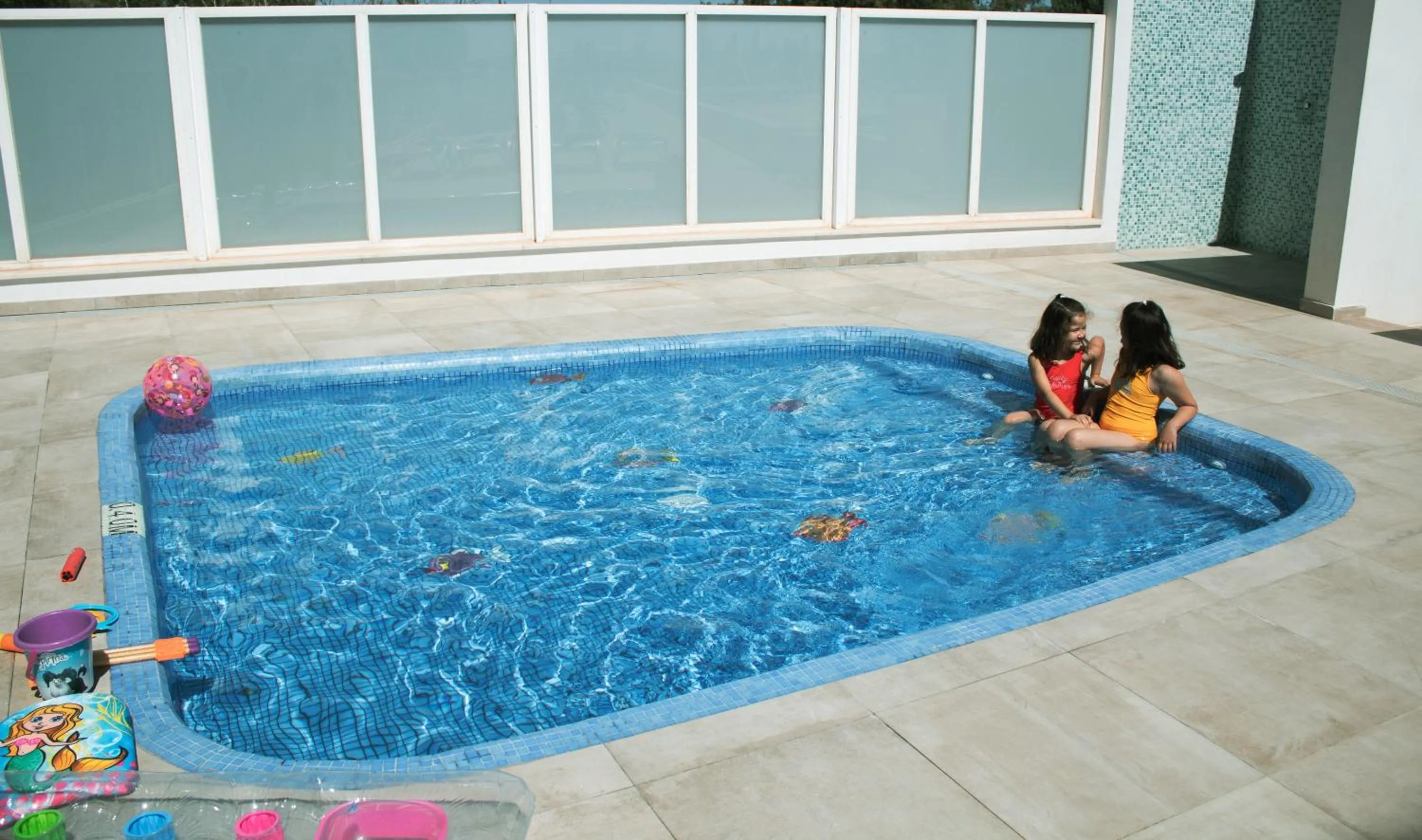 Swimming pool in Apartamentos Playa Moreia