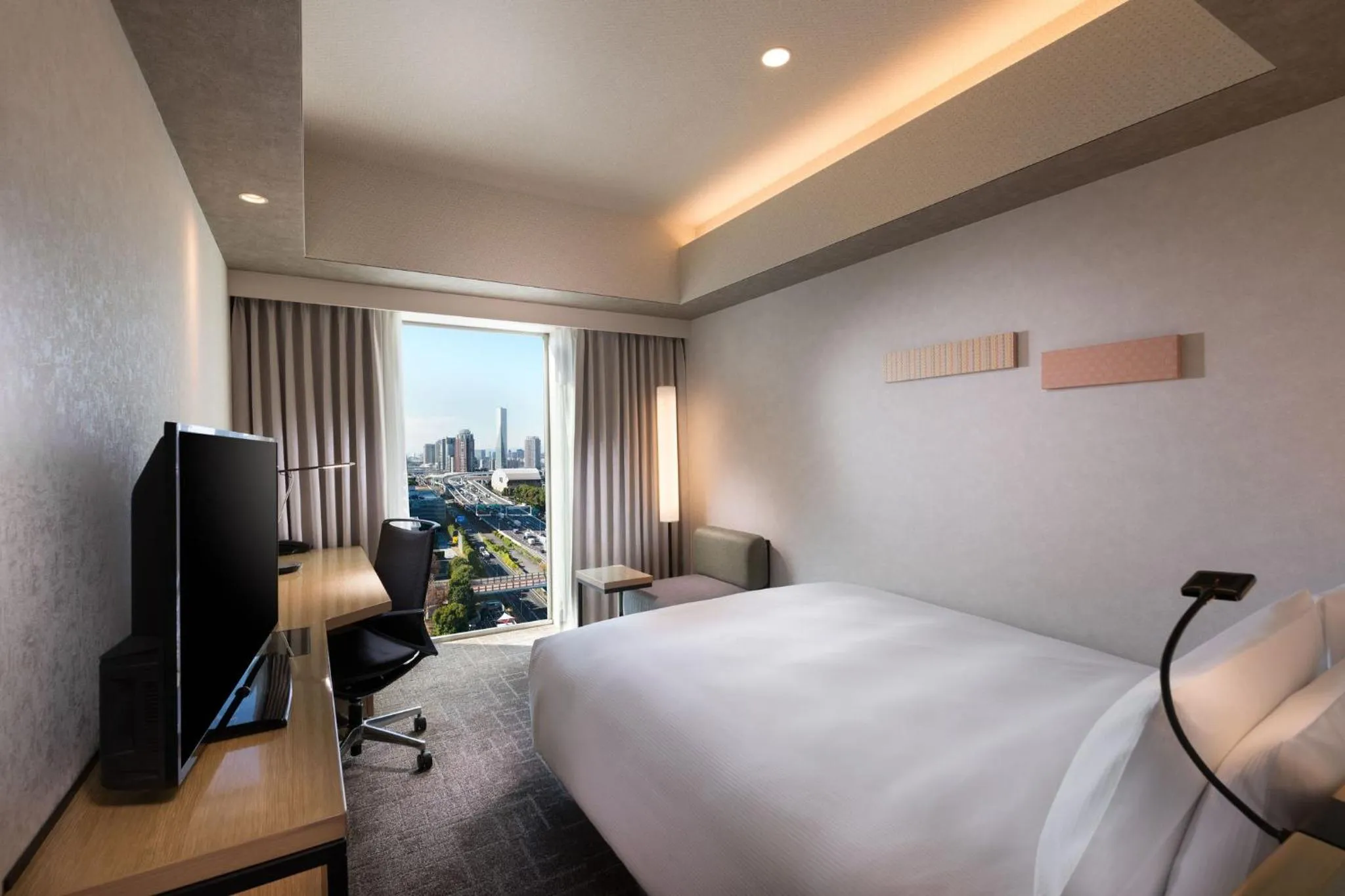 Bed in DoubleTree by Hilton Tokyo Ariake