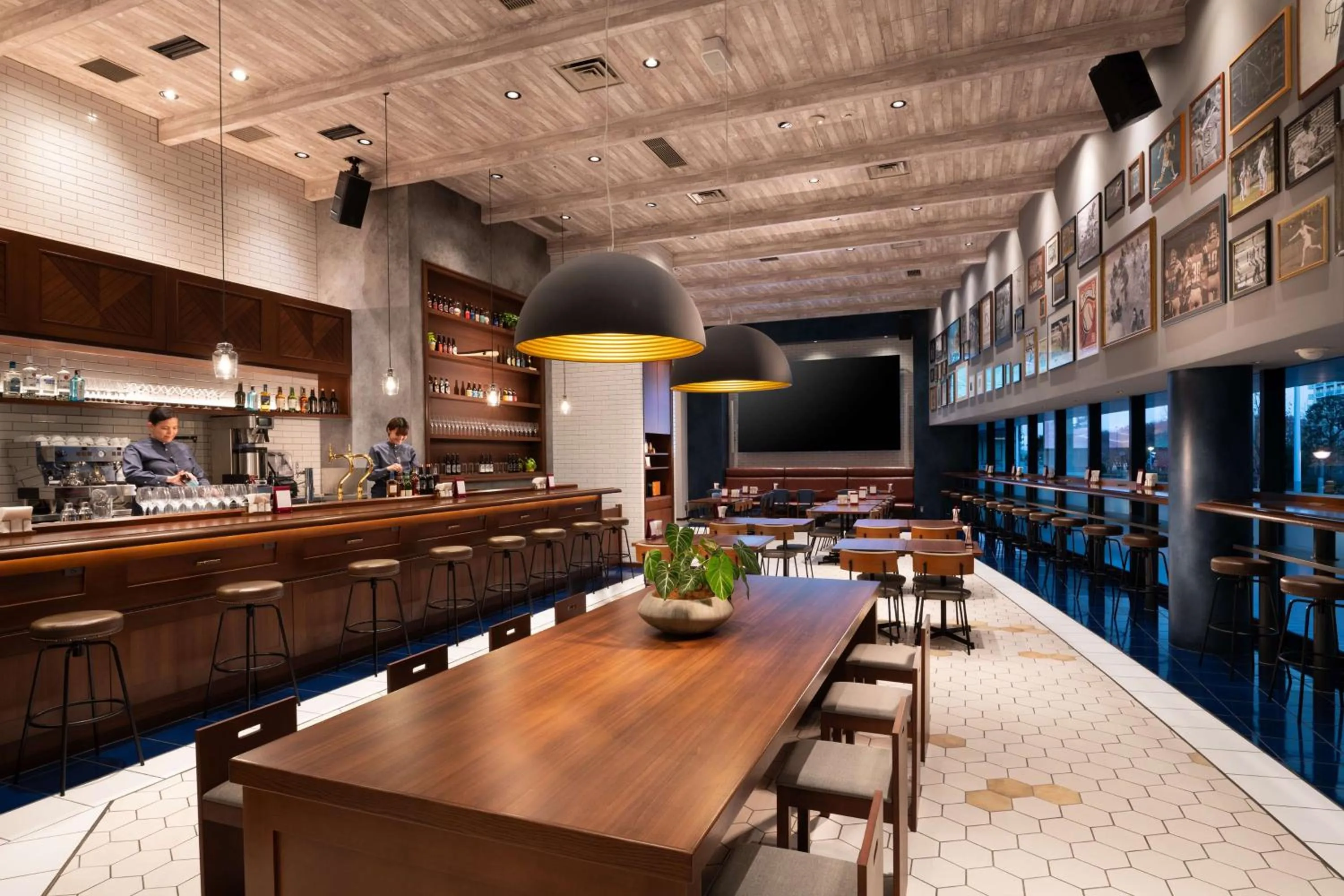 Lounge or bar in DoubleTree by Hilton Tokyo Ariake