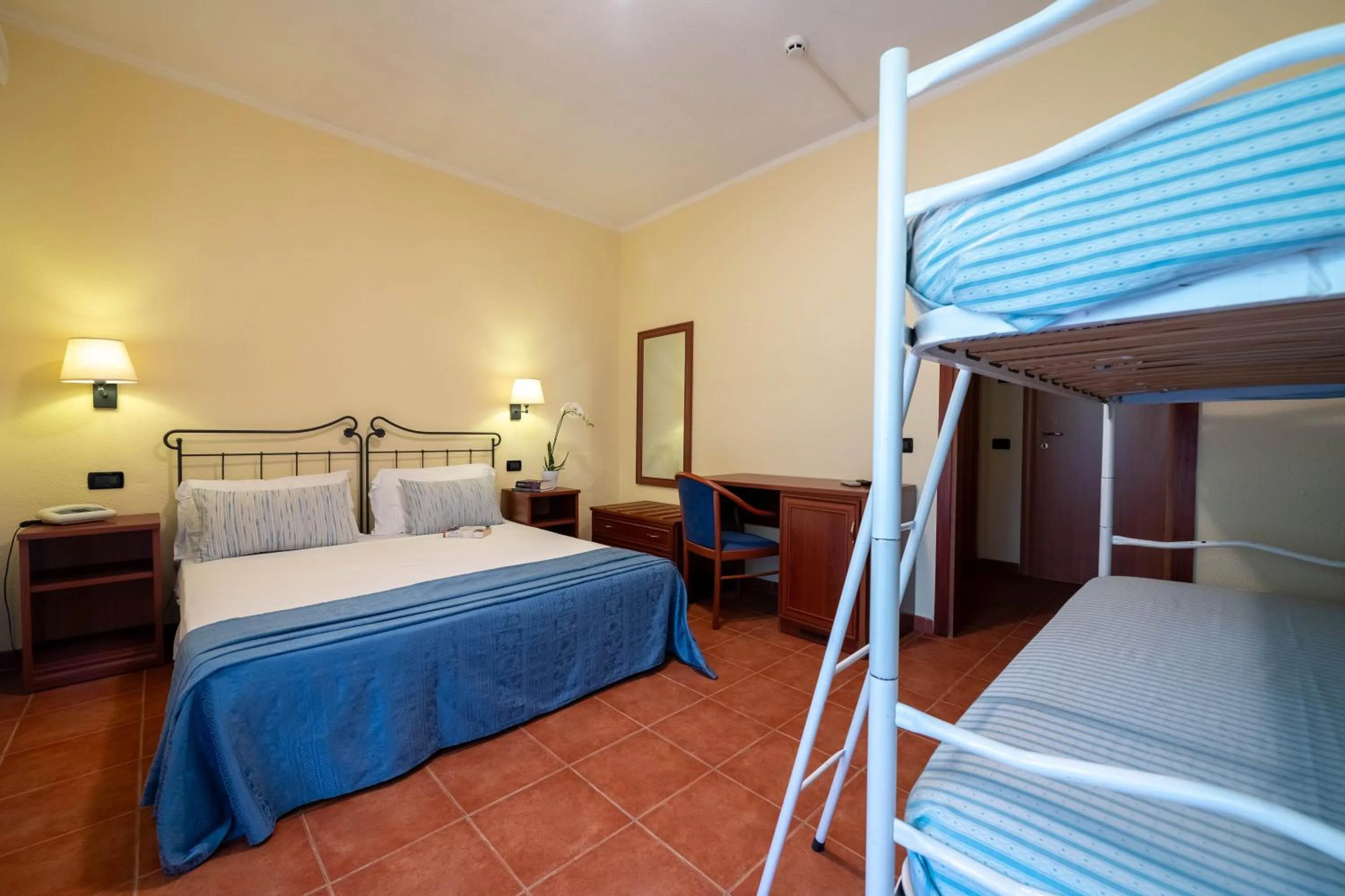 Photo of the whole room, Bed in Hotel Mira