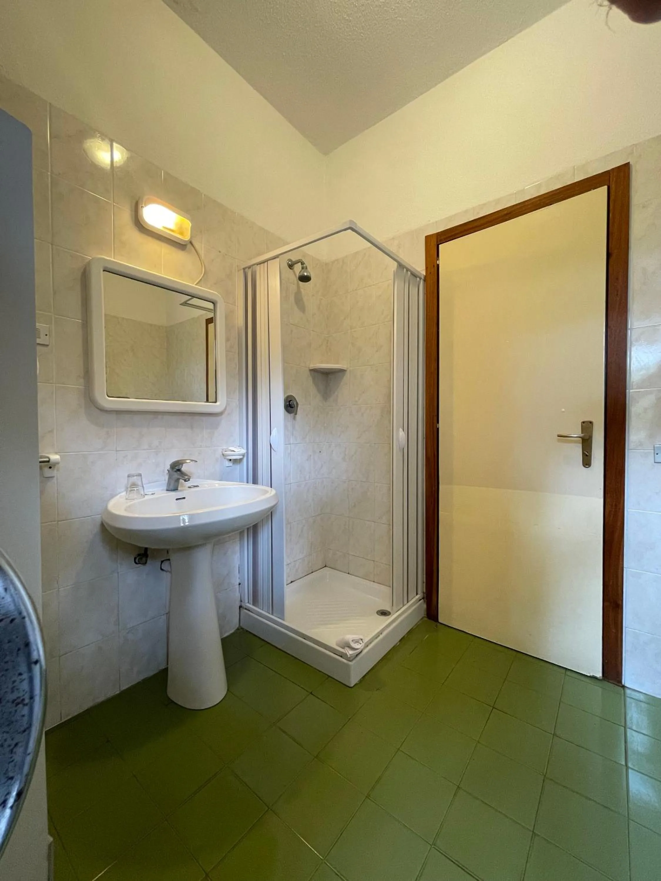 Bathroom in Hotel Mira