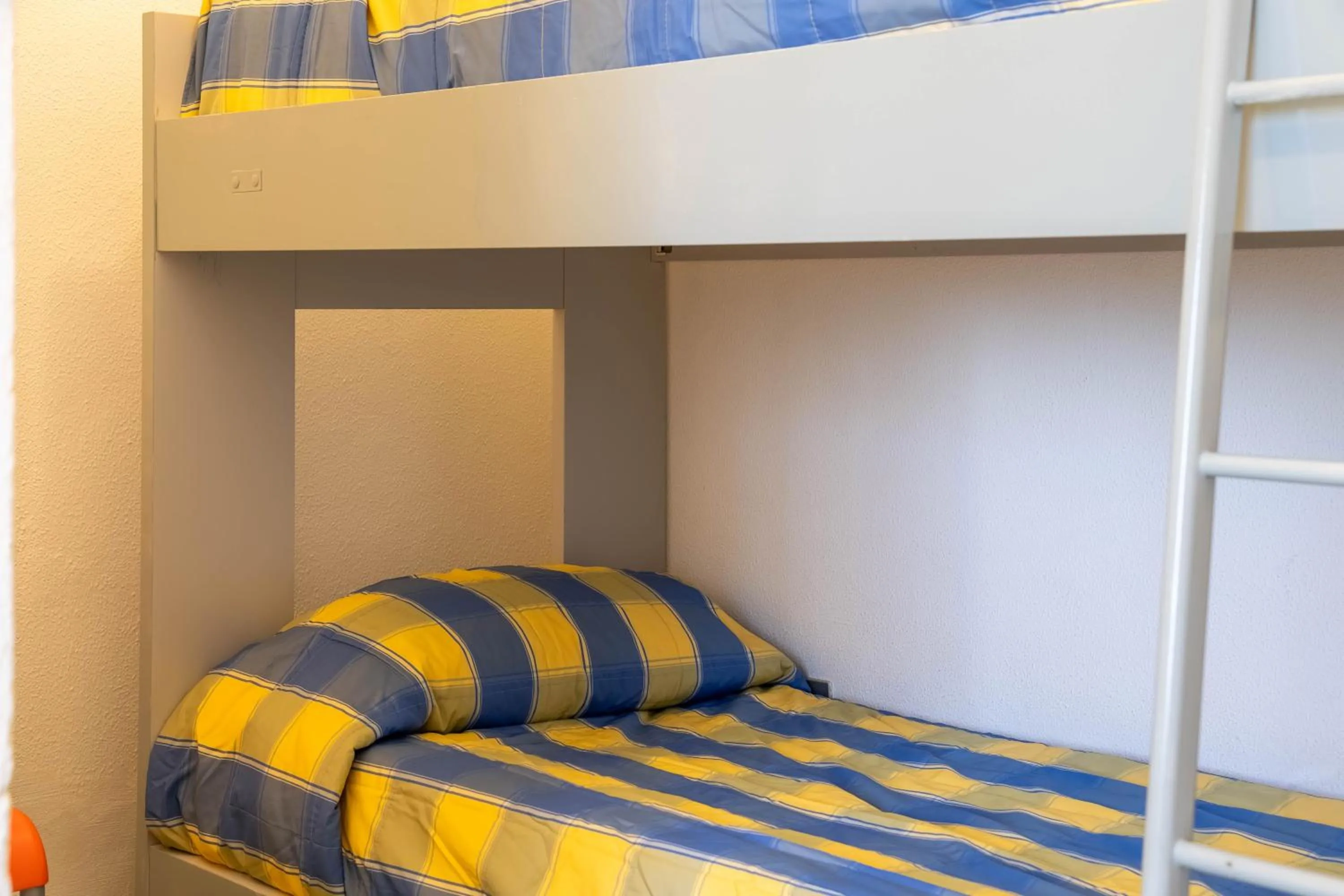 bunk bed, Bed in Hotel Mira