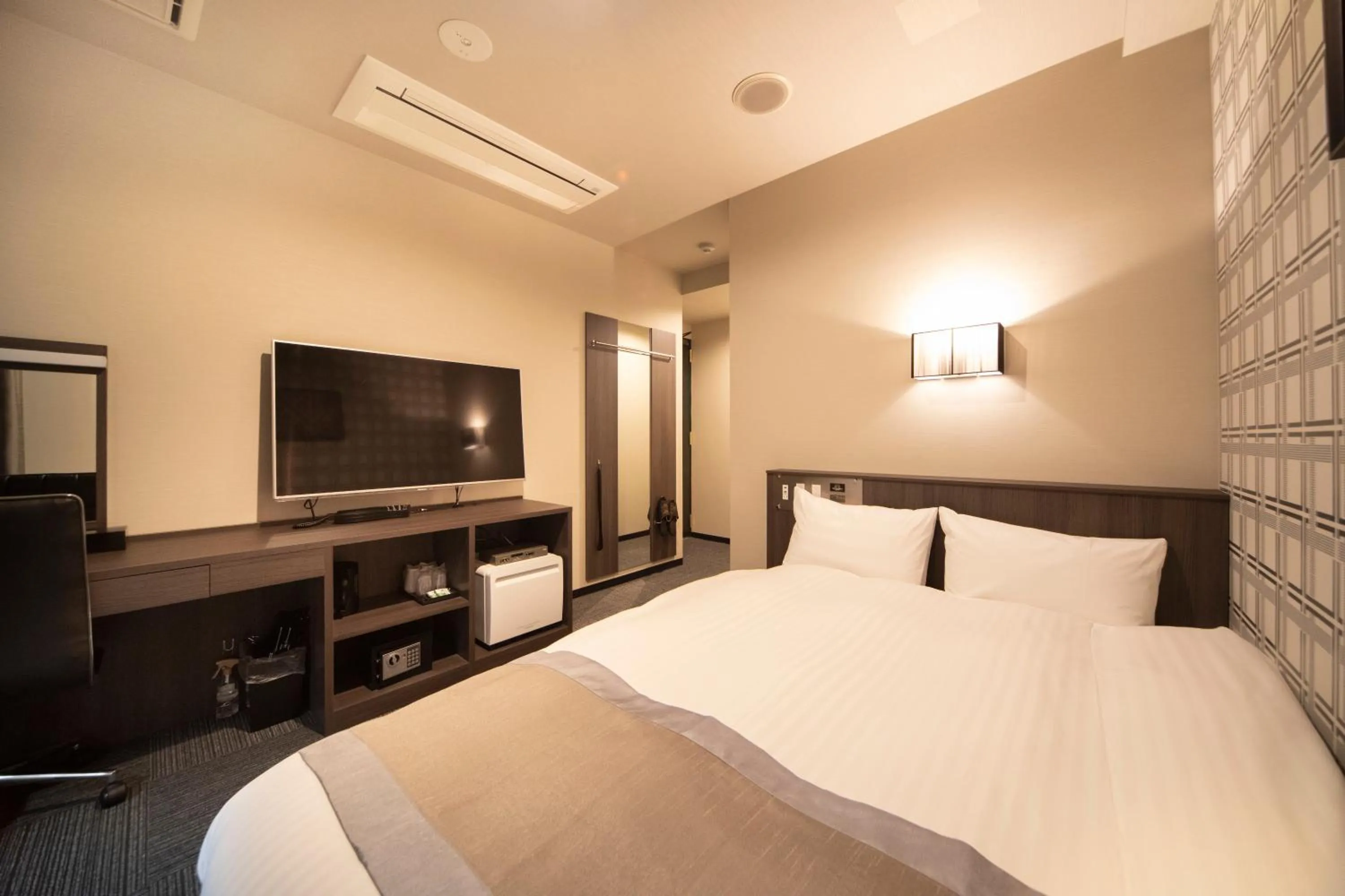 Bed in The Grandeur Hotel