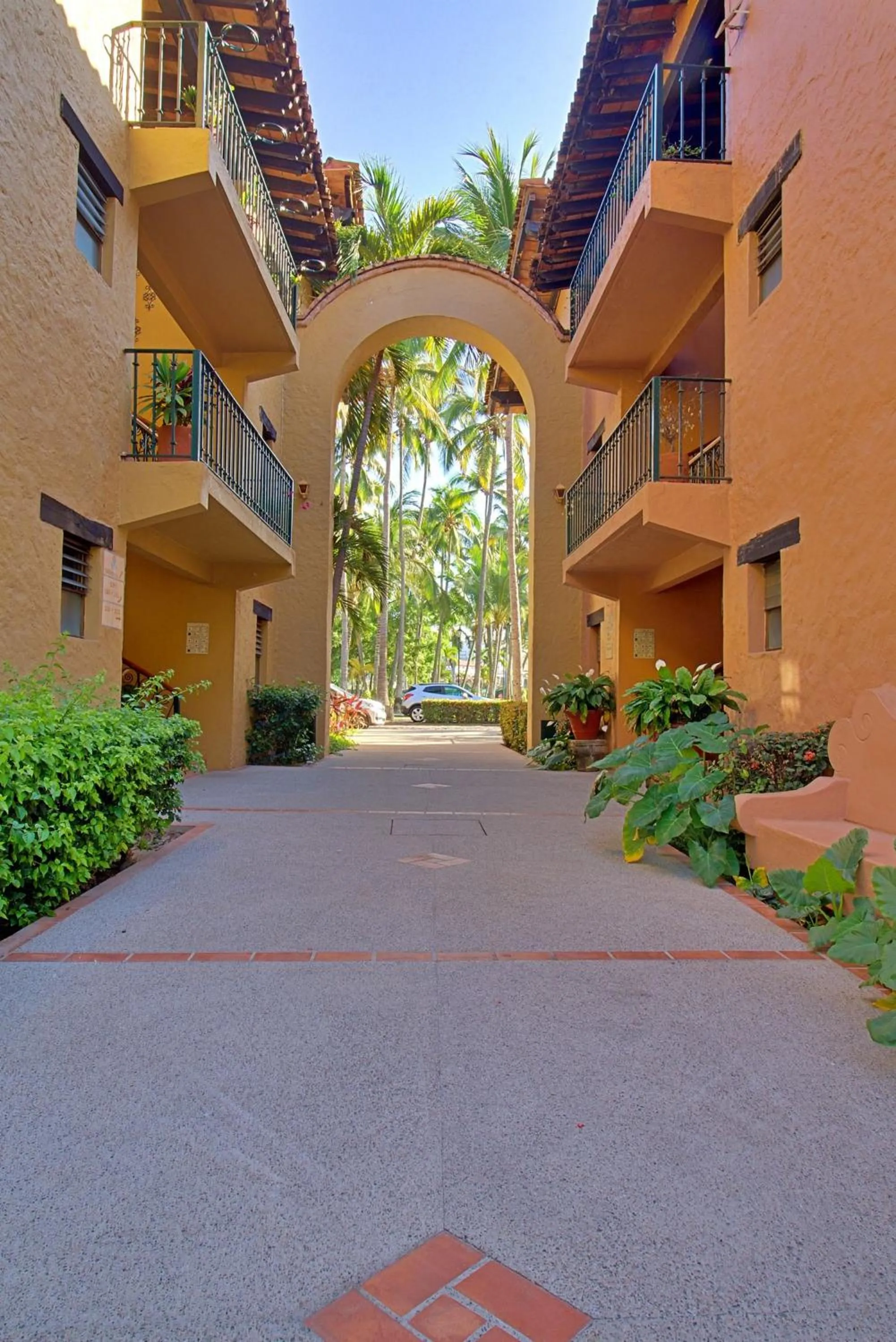 Property building in Hermoso alojamiento en los Tules, frente al mar en medio de hermosos jardines, es Unico!!!