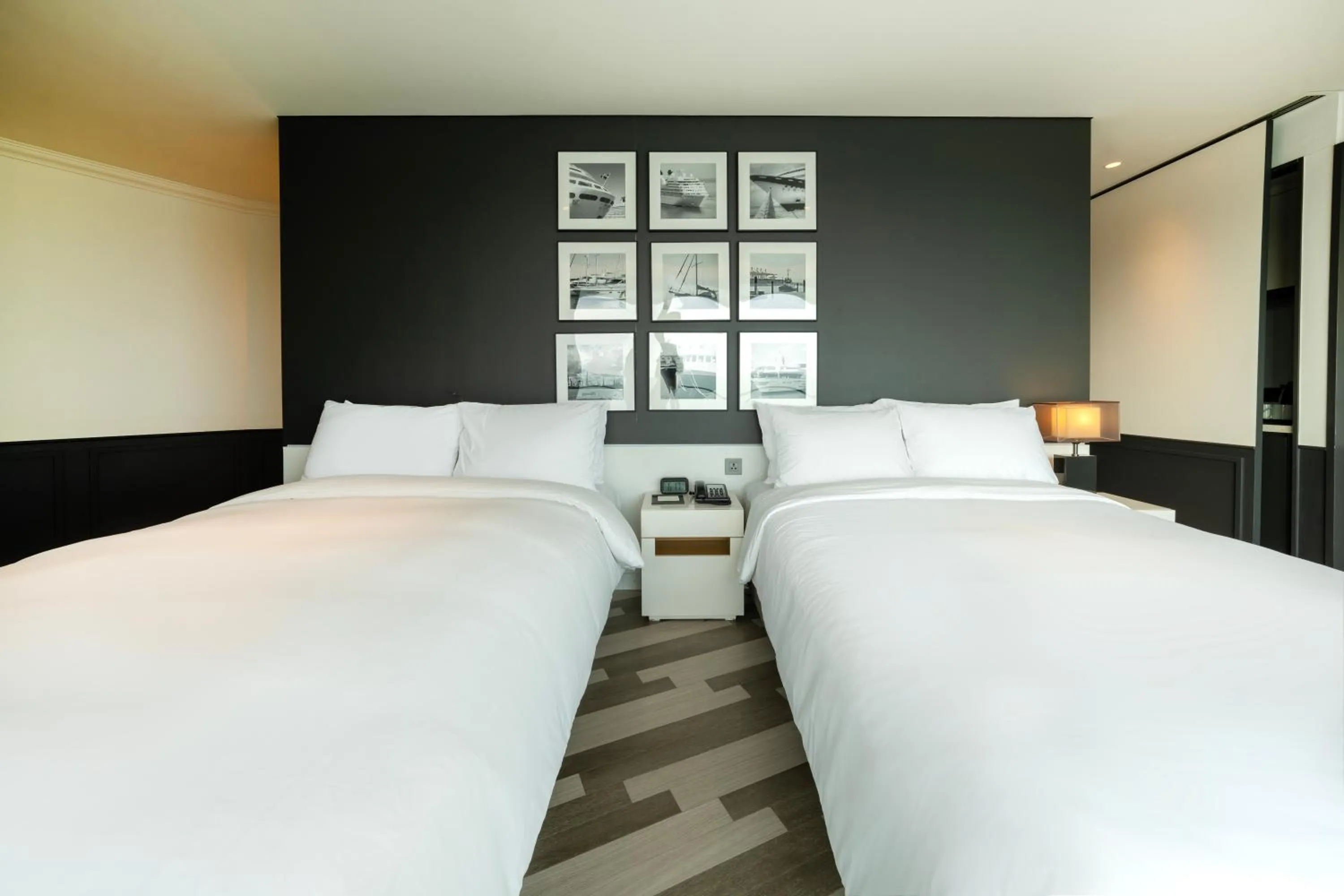 Bed in Hotel Marinabay Seoul