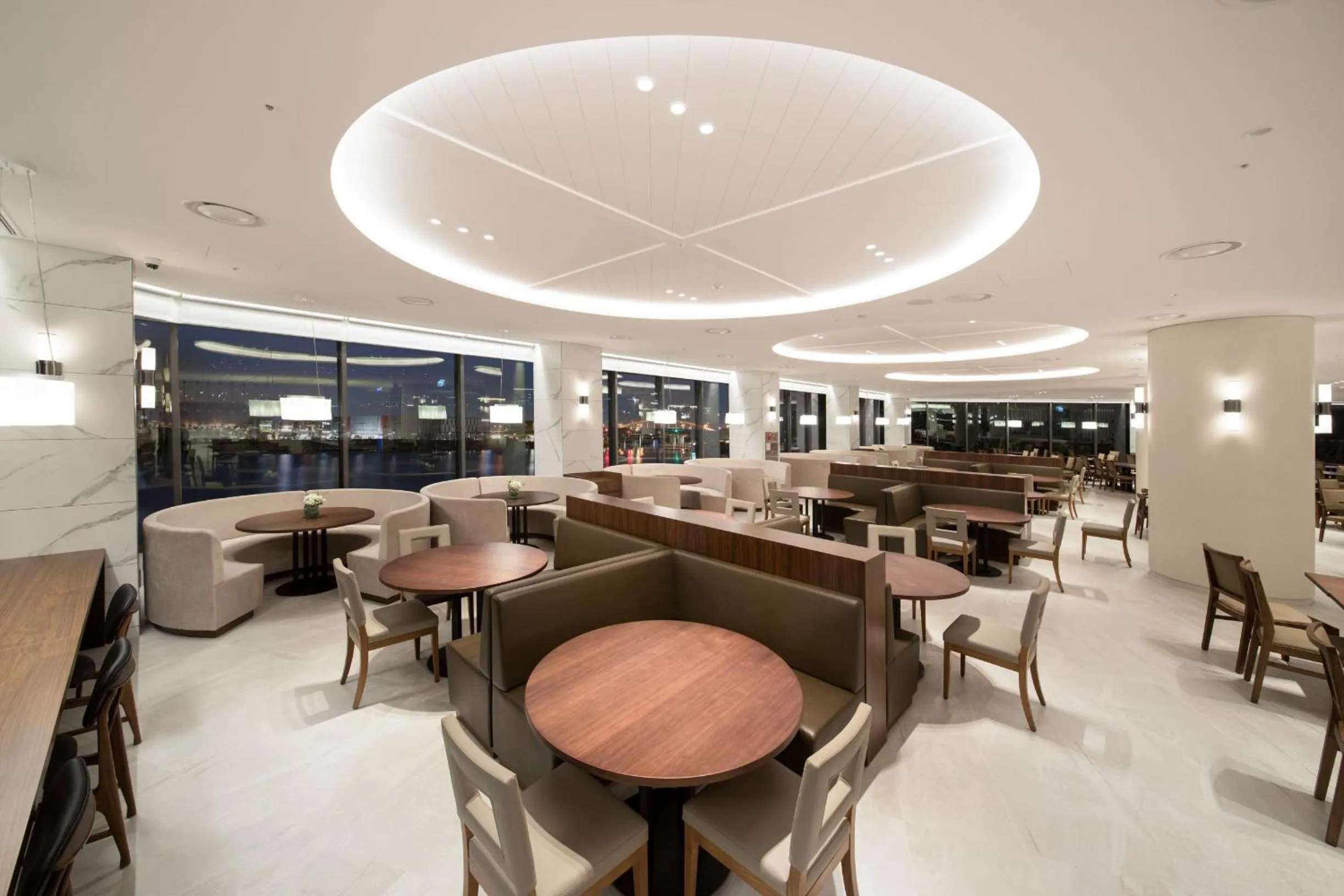 Restaurant/places to eat in Hotel Marinabay Seoul