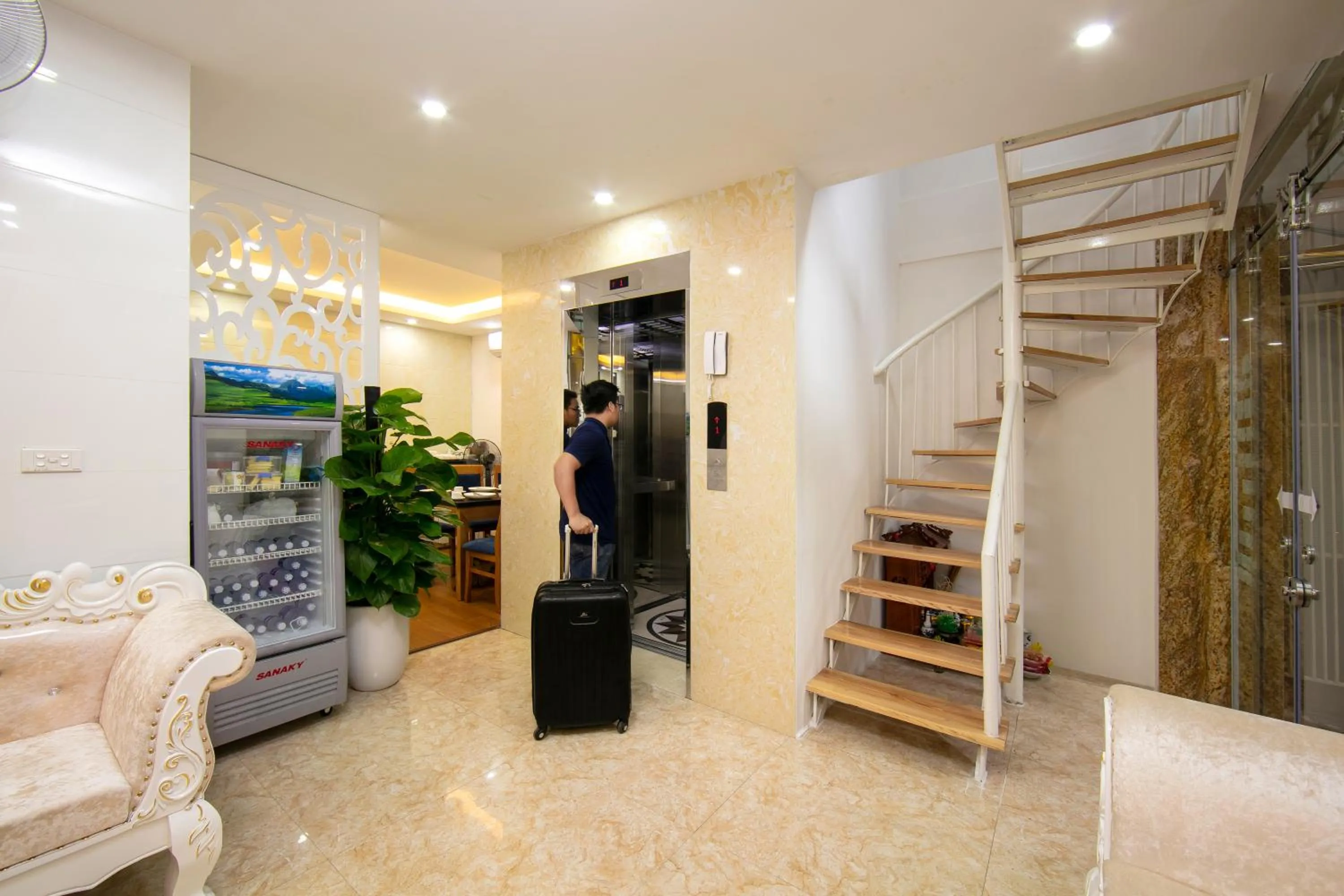 Guests in Hanoi Golden Hotel