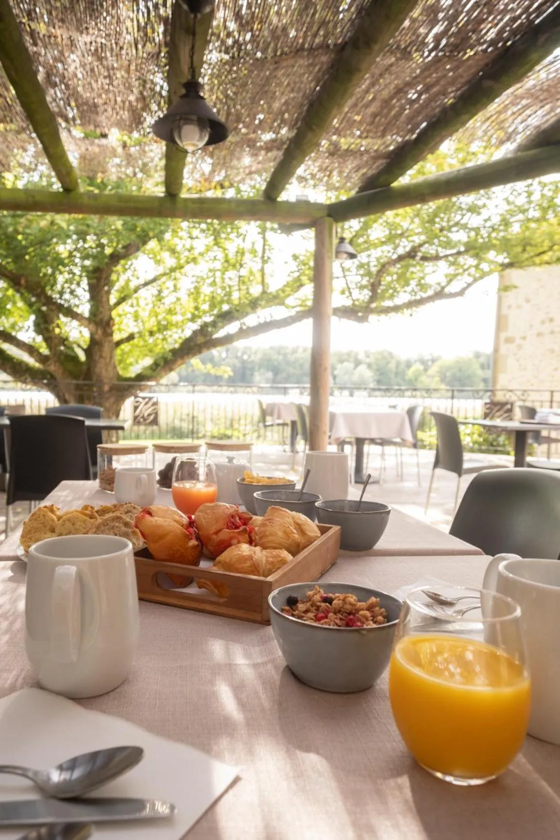 Breakfast in Logis Hôtel Les Vieilles Granges