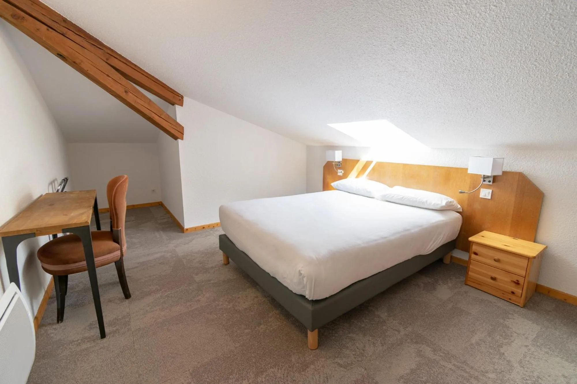 Bed in Hôtel Beau Site