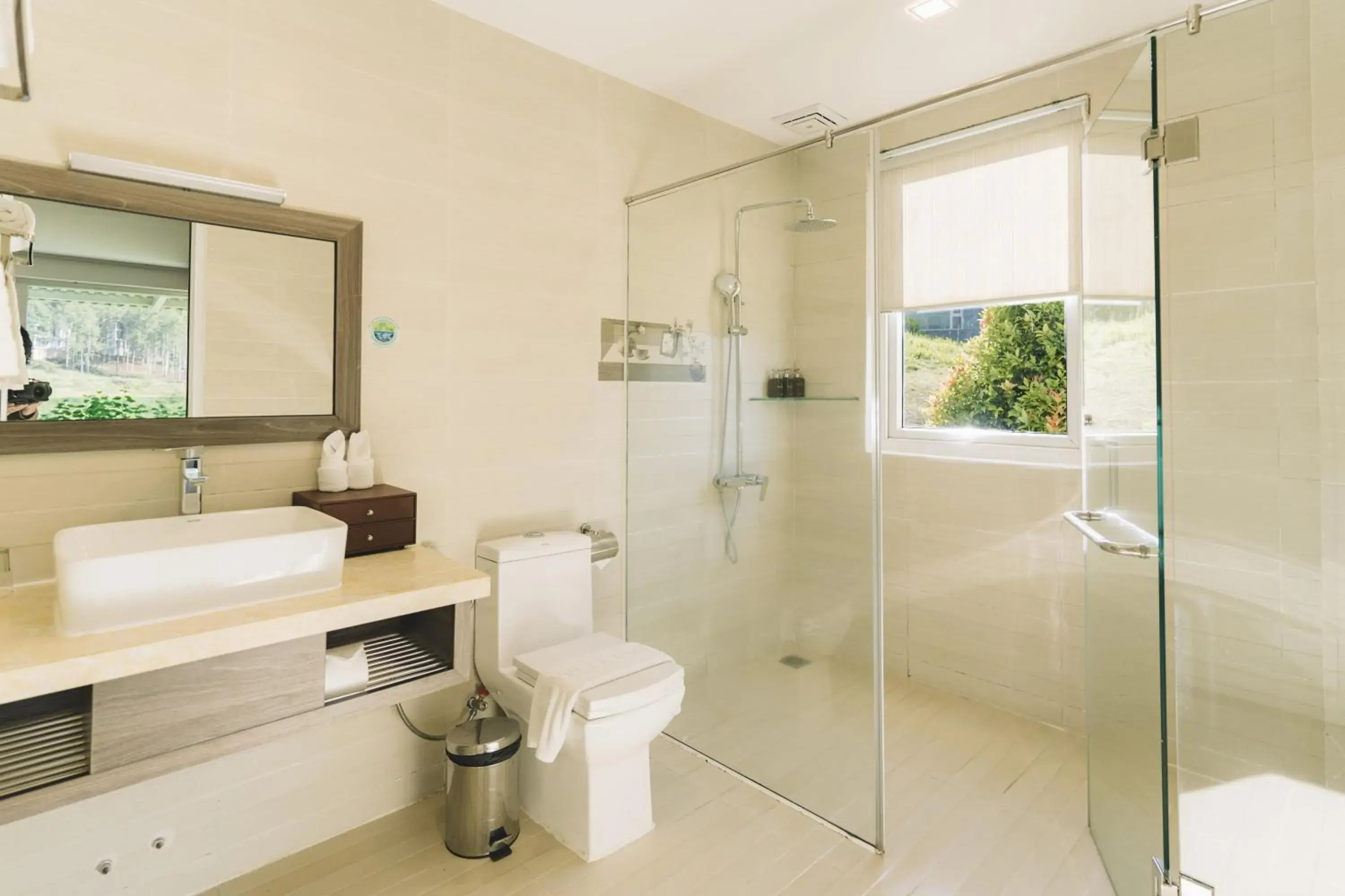 Deluxe Twin Room in Dalat Wonder Resort Deluxe Twin Room in Dalat Wonder Resort