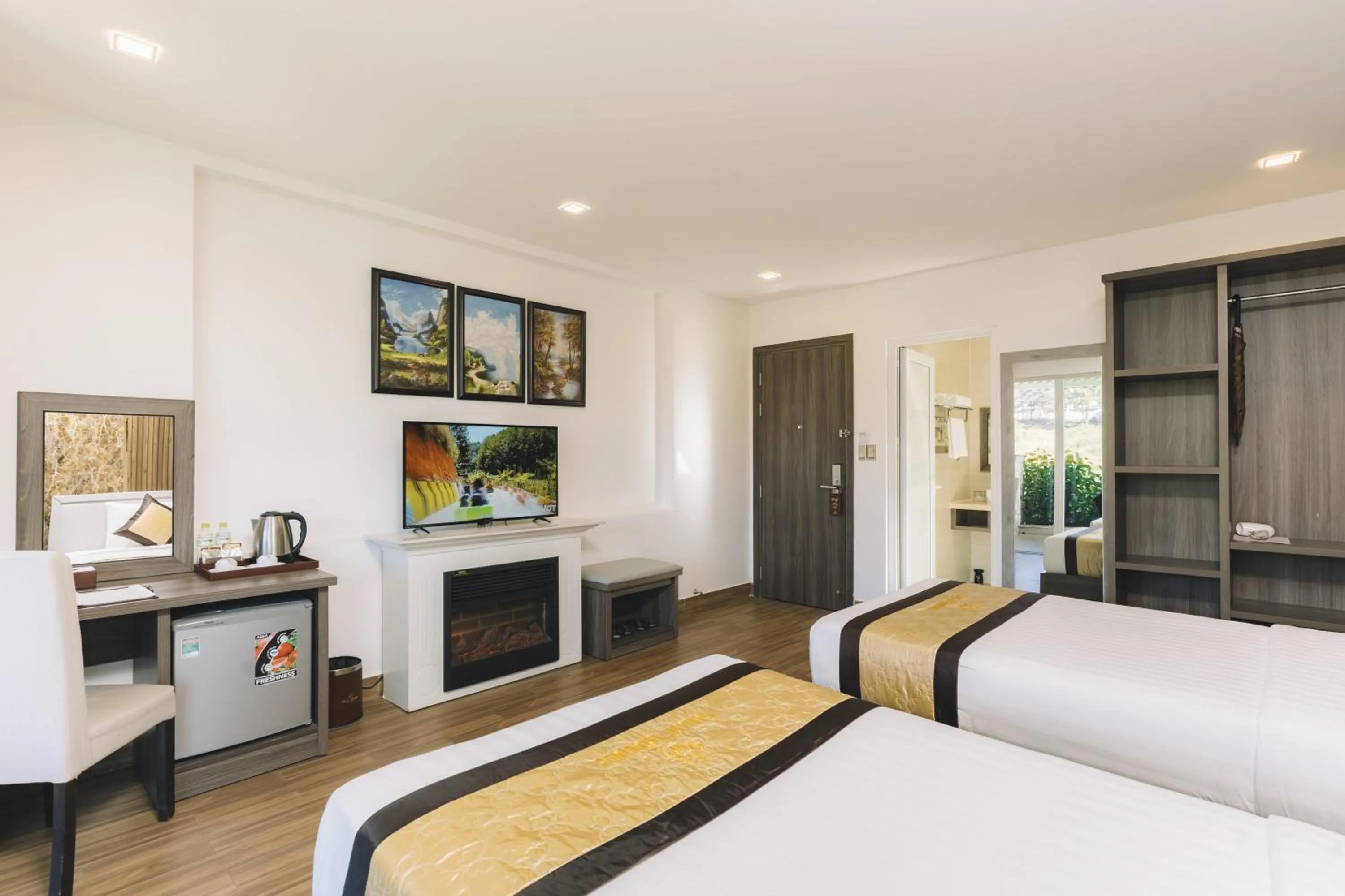 Deluxe Twin Room in Dalat Wonder Resort