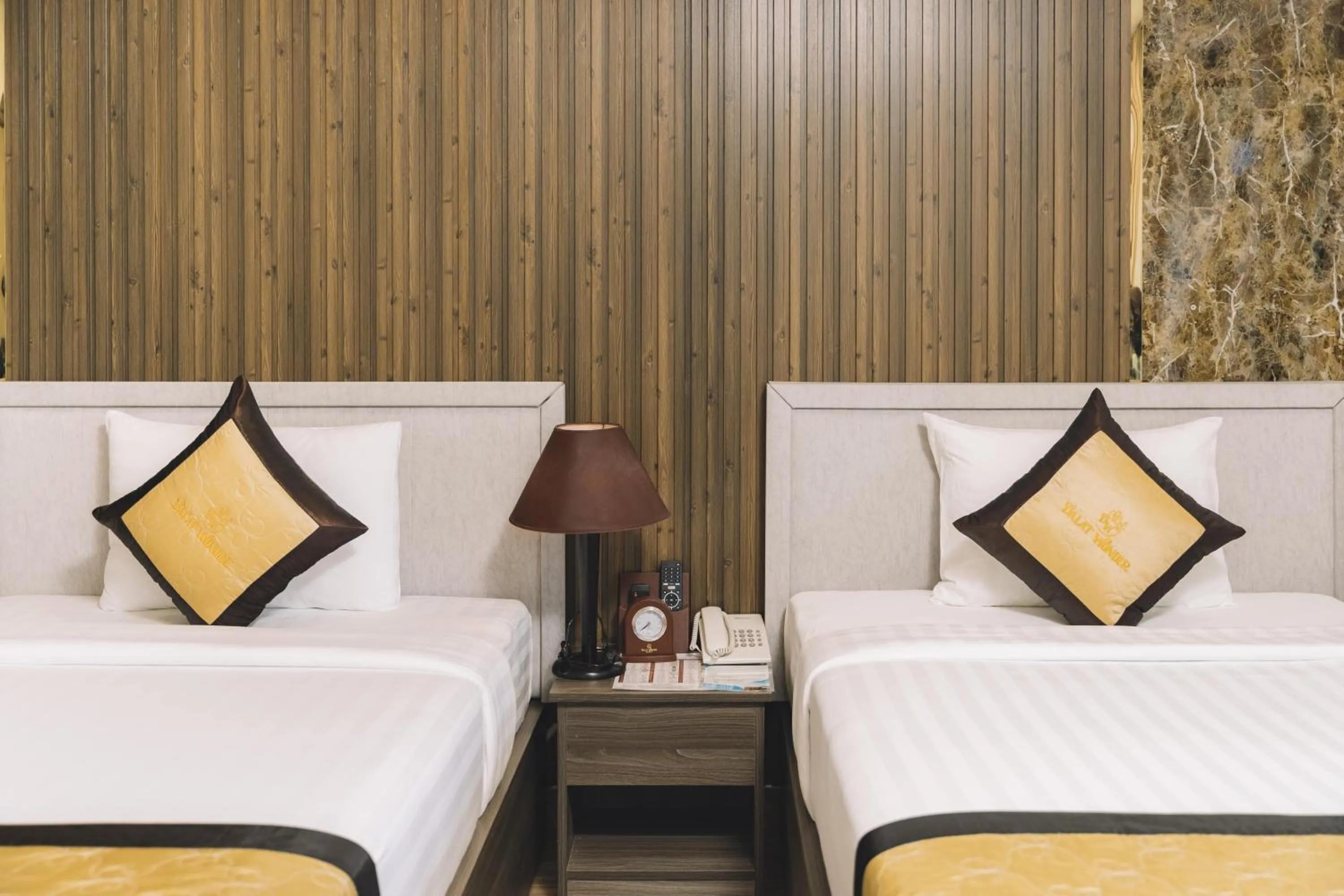 Deluxe Twin Room in Dalat Wonder Resort