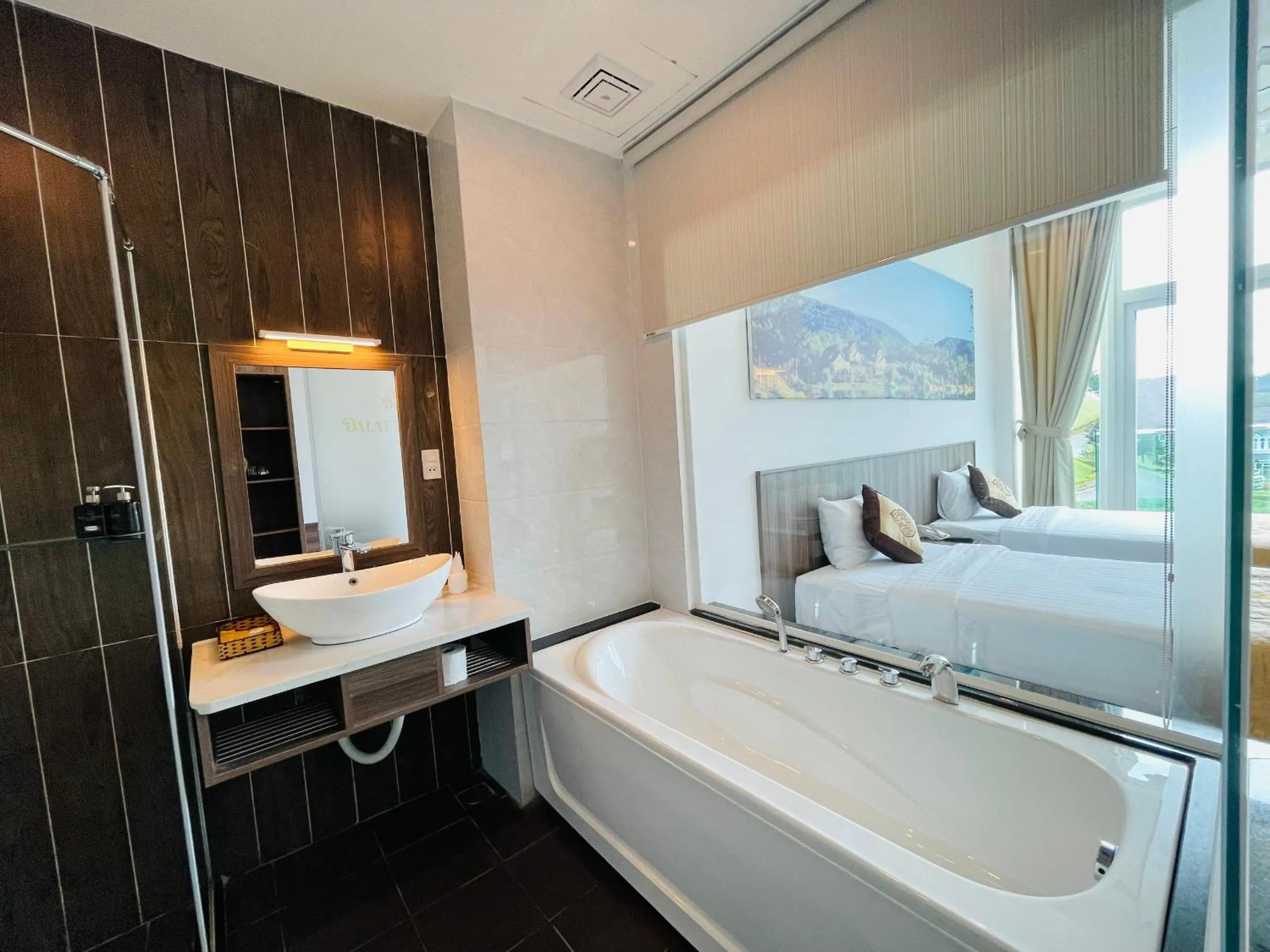 Shower, Bed in Dalat Wonder Resort