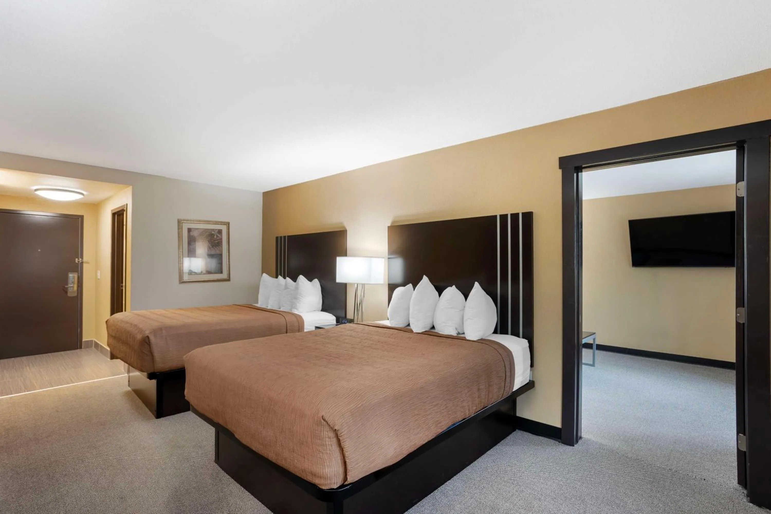 Photo of the whole room, Bed in Best Western Plus Reading Inn & Suites