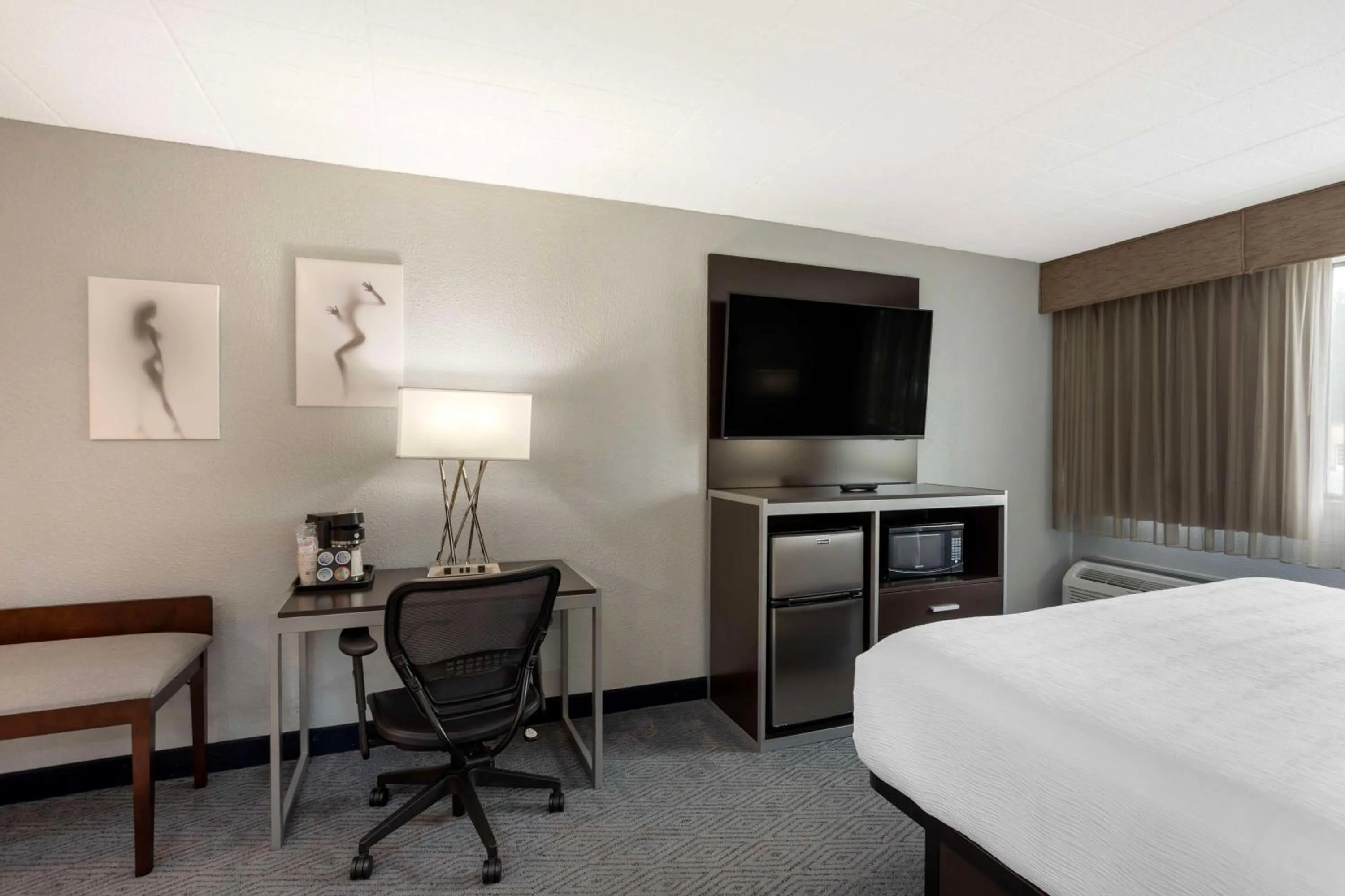 Bedroom, Bed in Best Western Plus Reading Inn & Suites