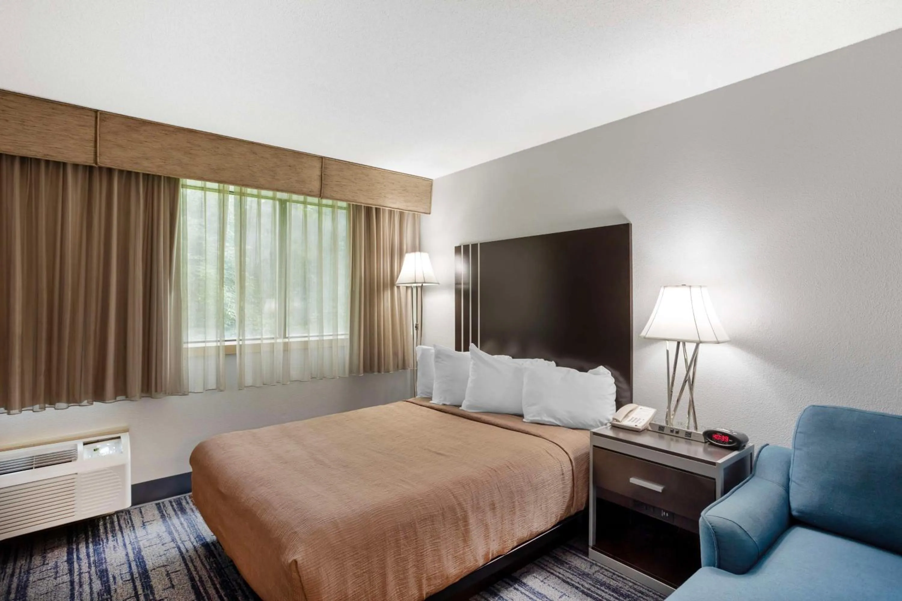 Bedroom, Bed in Best Western Plus Reading Inn & Suites