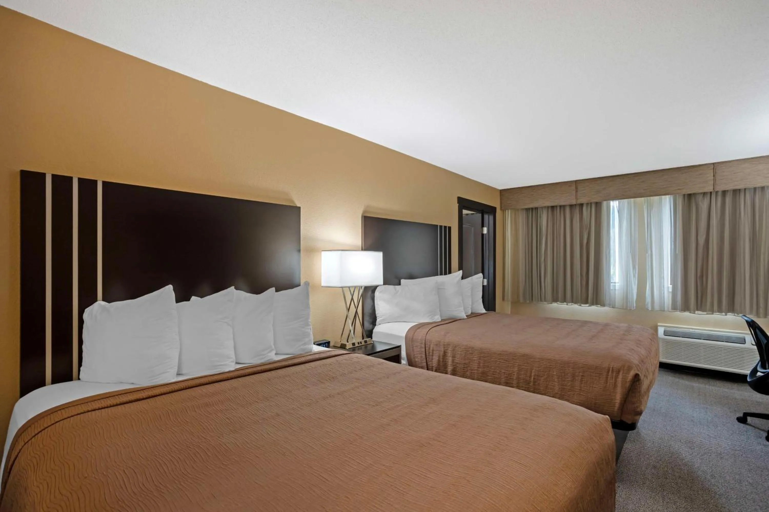 Photo of the whole room, Bed in Best Western Plus Reading Inn & Suites